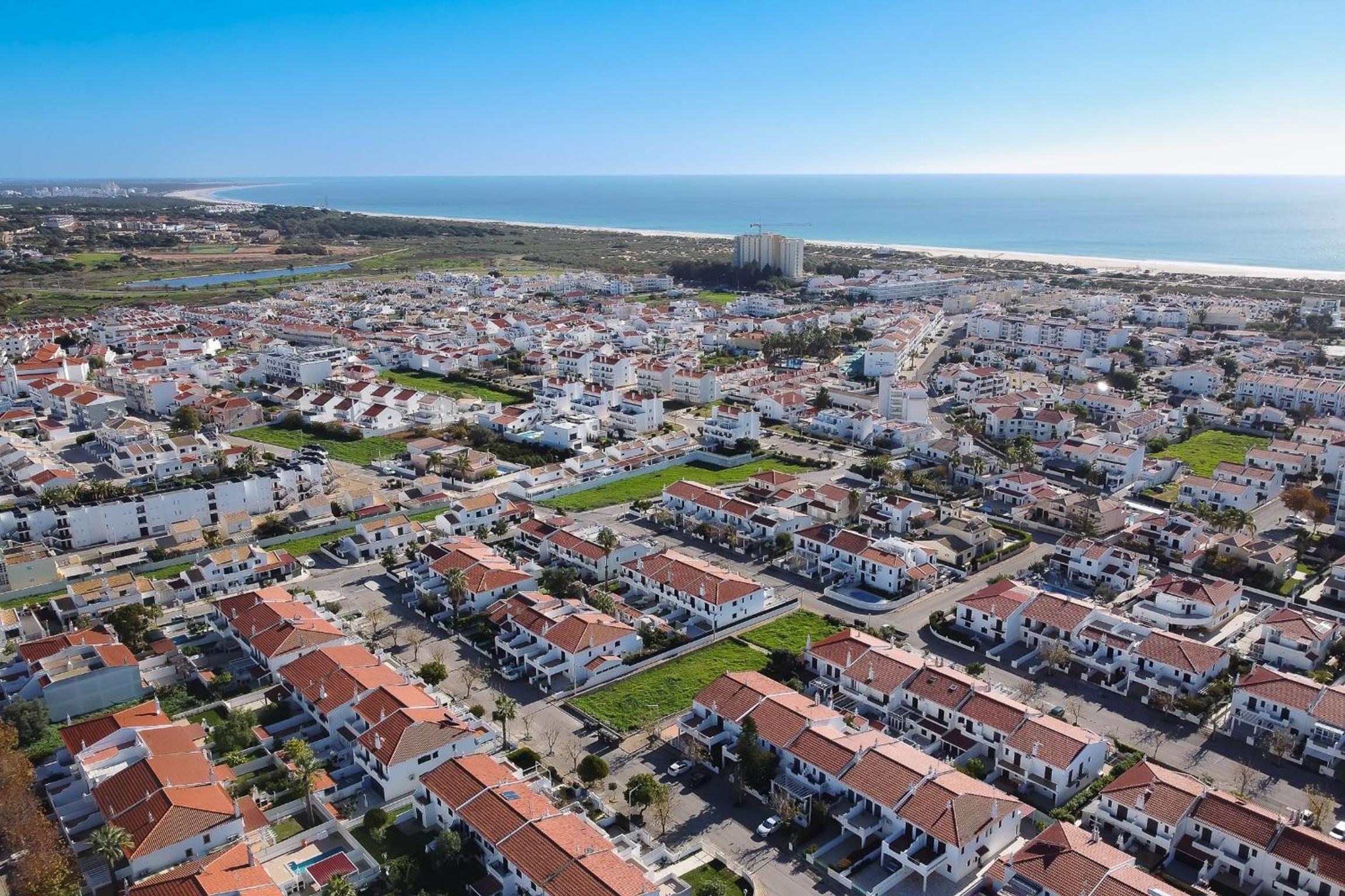 Vila Ramalhete W/ 3 BDR & Balcony by LovelyStay view 4
