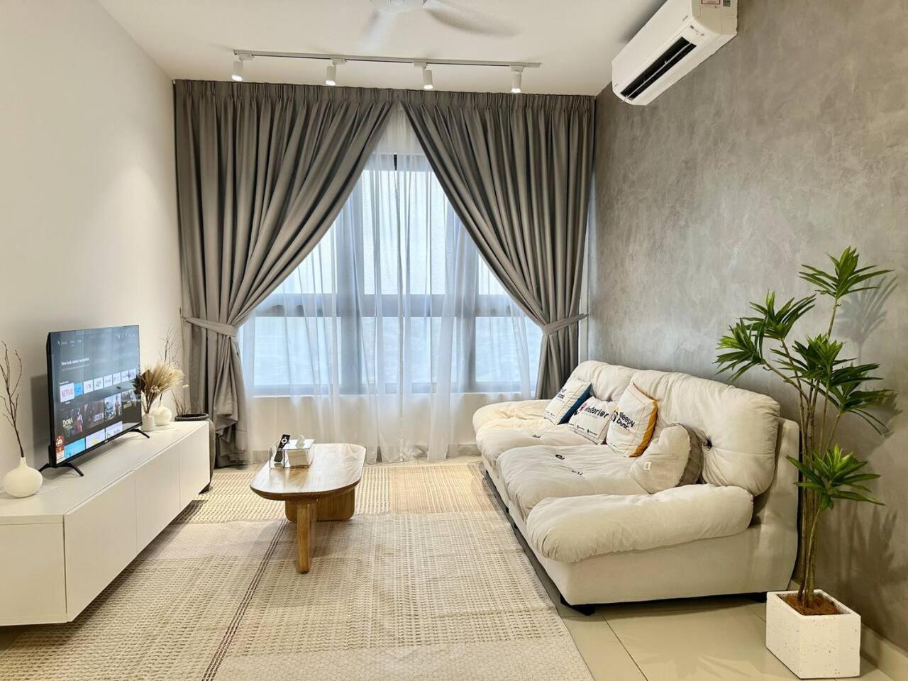 3bedroom suite near Velocity MRT station by Homeizing