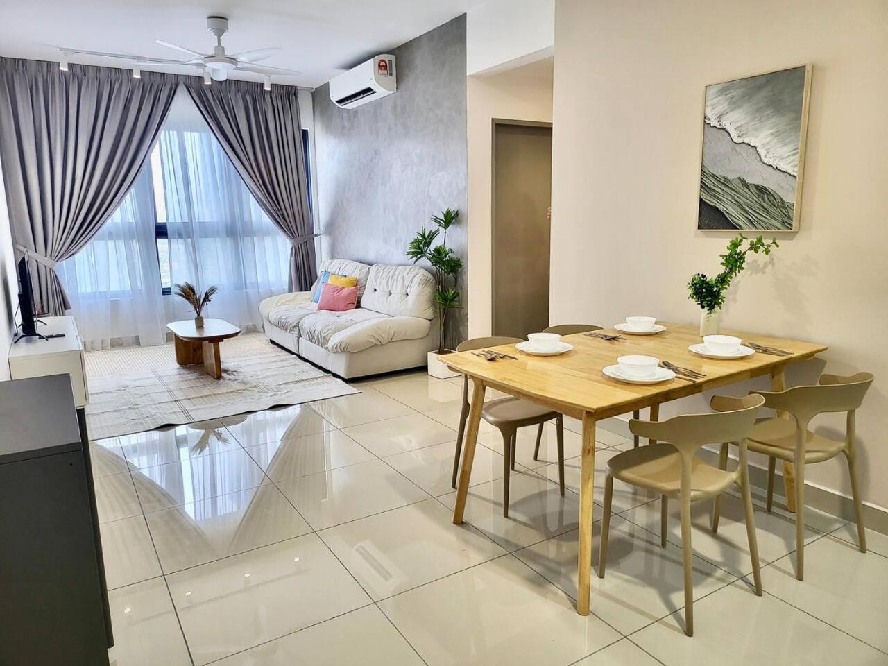 3bedroom suite near Velocity MRT station by Homeizing