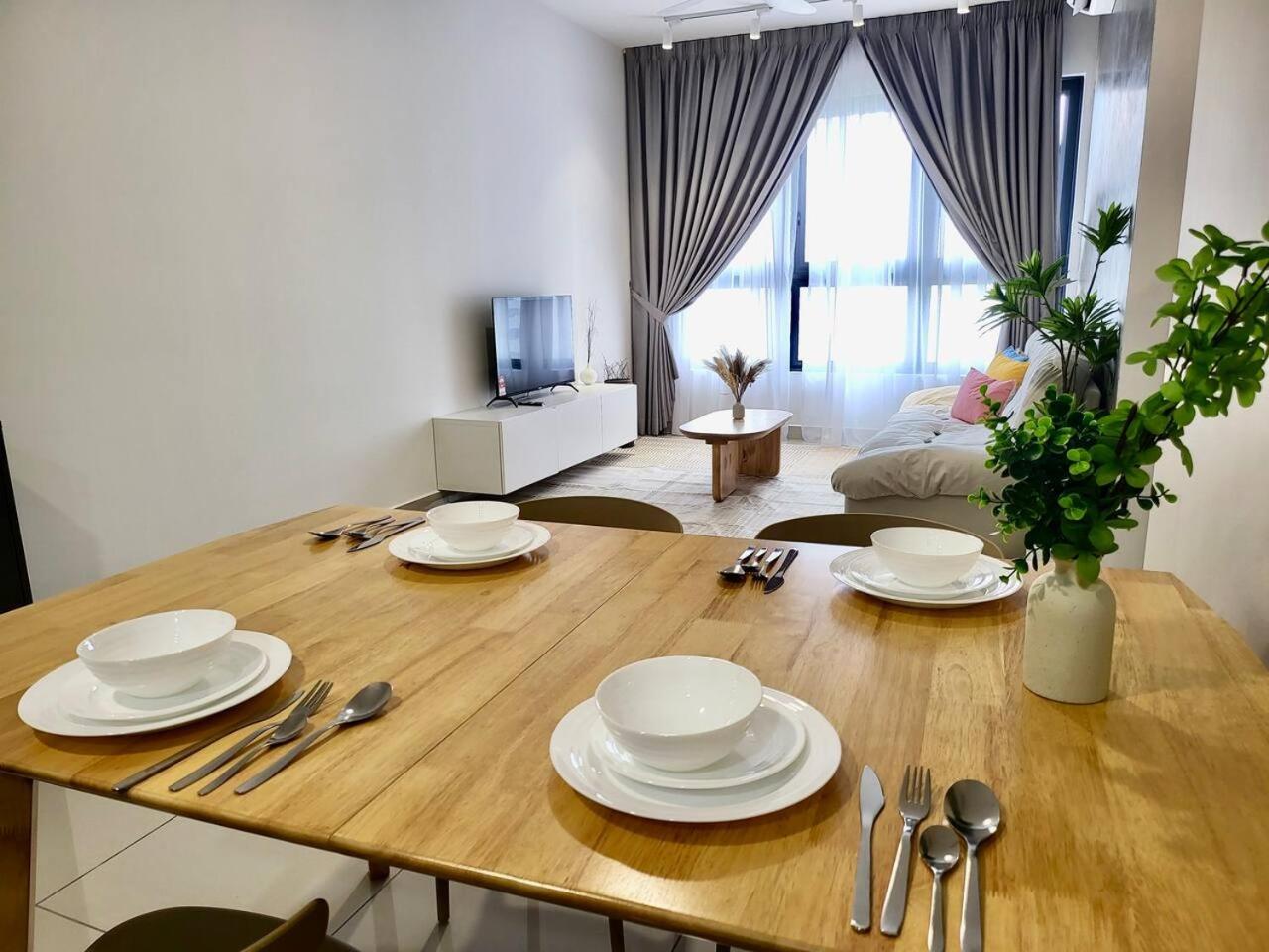 3bedroom suite near Velocity MRT station by Homeizing
