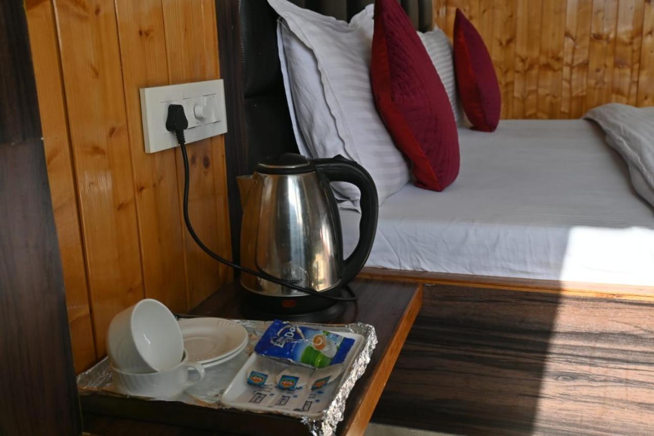 Peaceful & scenic Homestay in Shoghi-Shimla view 3