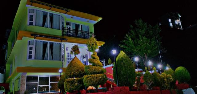 Peaceful & scenic Homestay in Shoghi-Shimla view 5