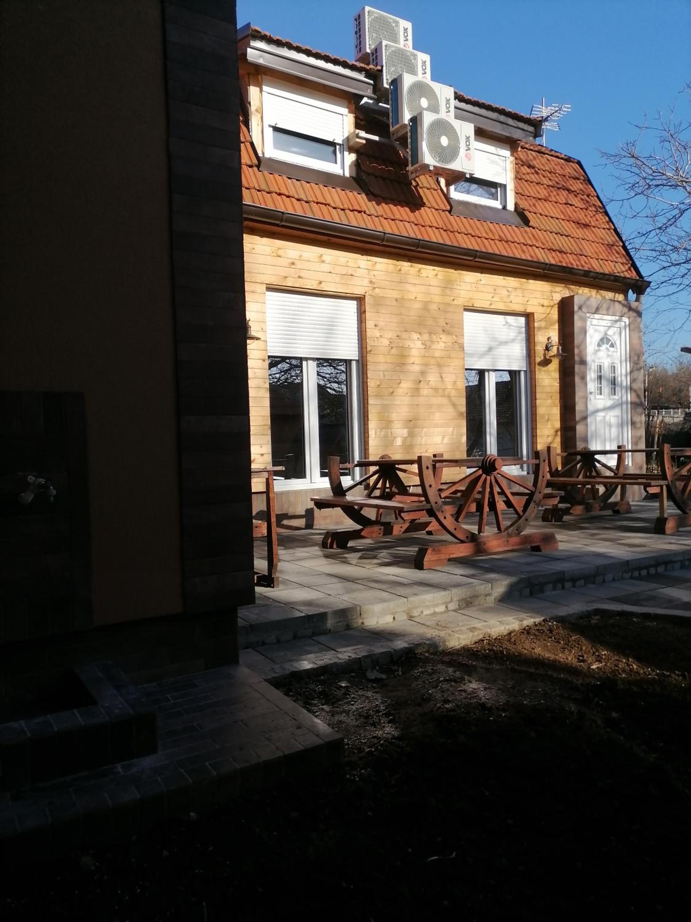 Photo 52