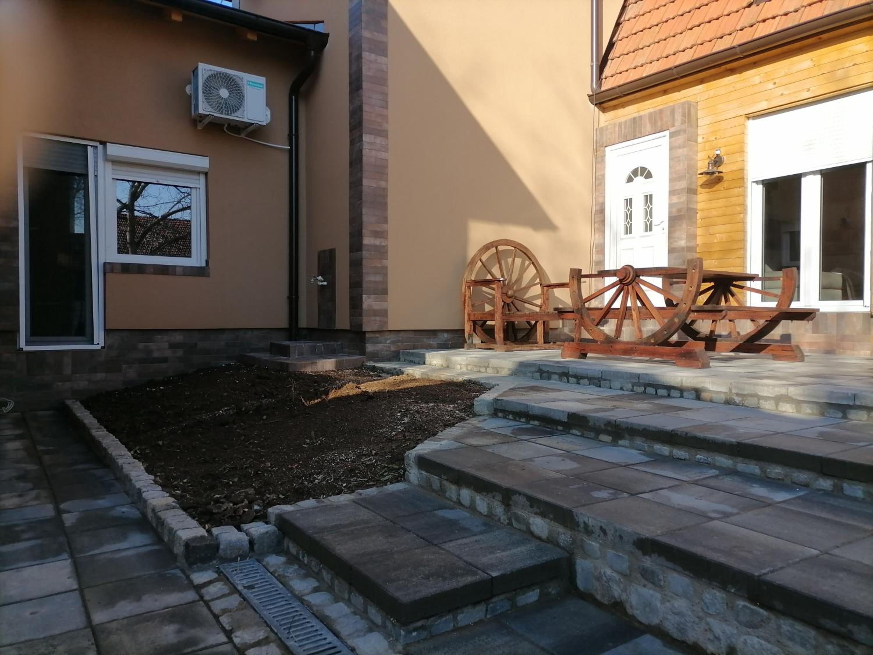 Photo 42