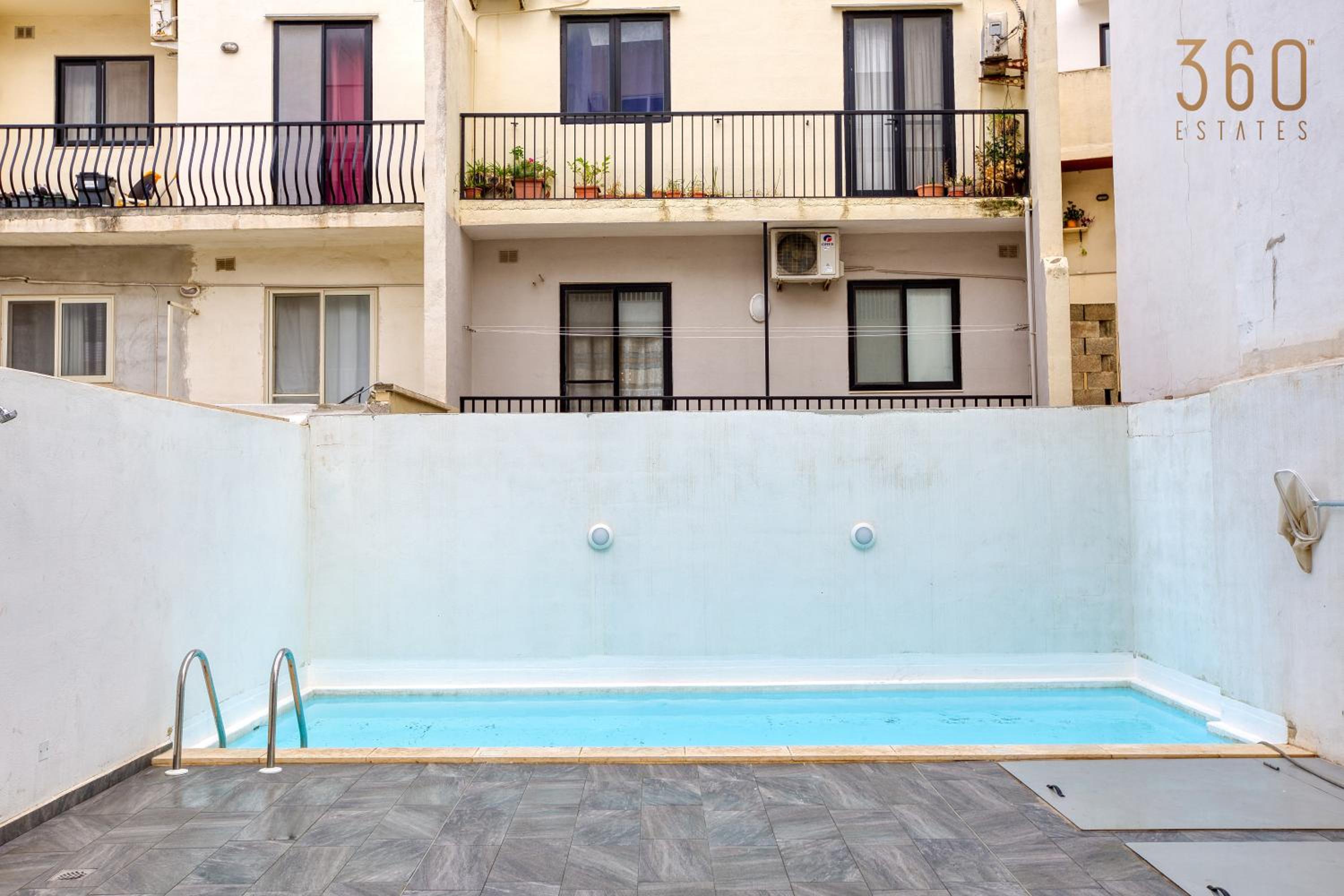 Large, fully equipped maisonette with private POOL by 360 Estates view 5