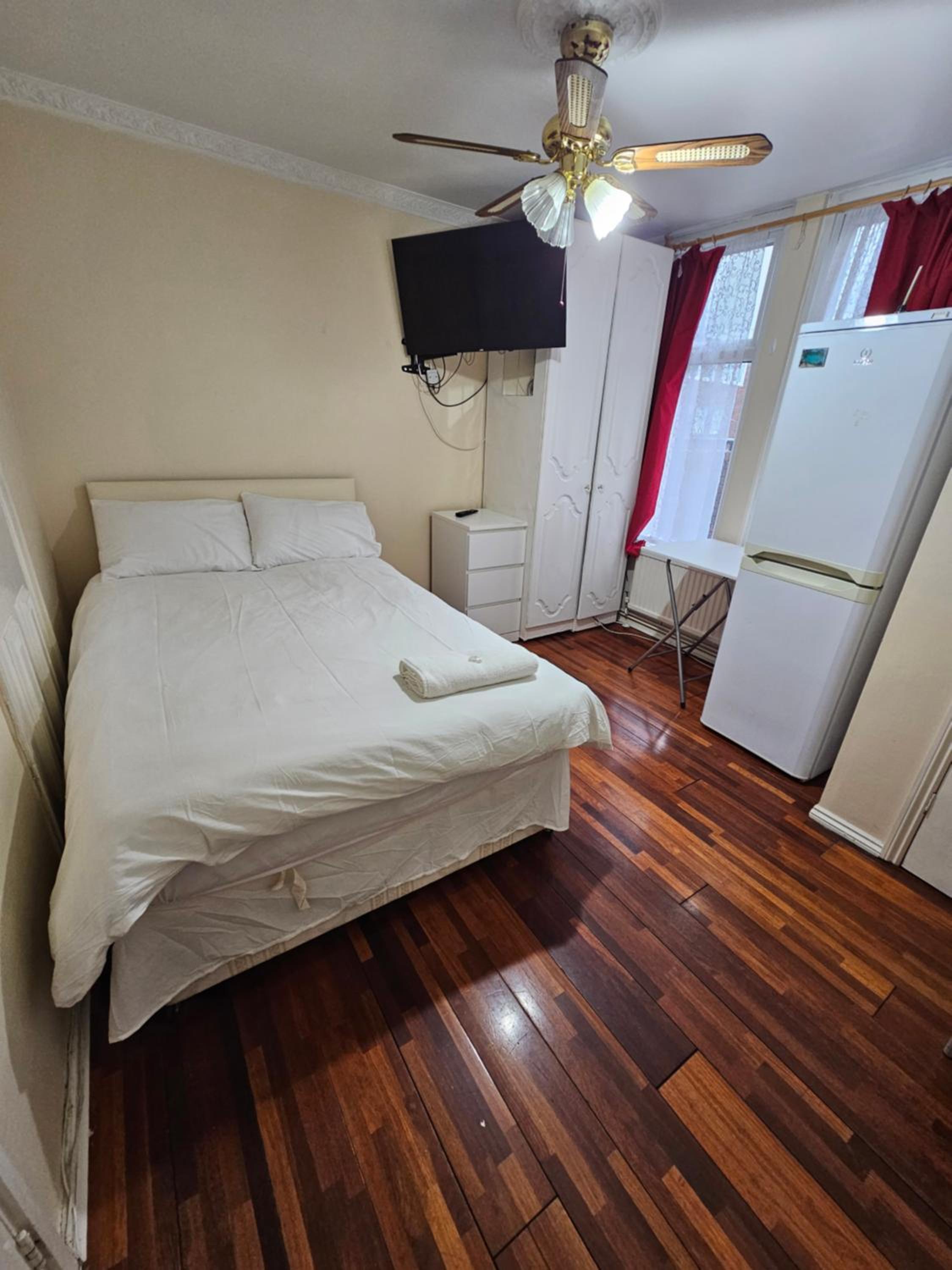 Silver rooms