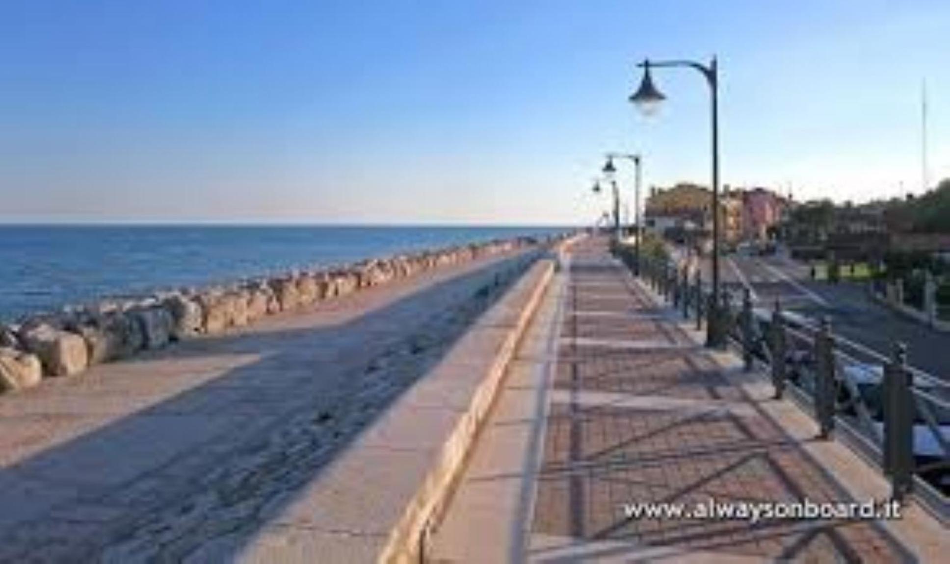 Spacious duplex near the beach