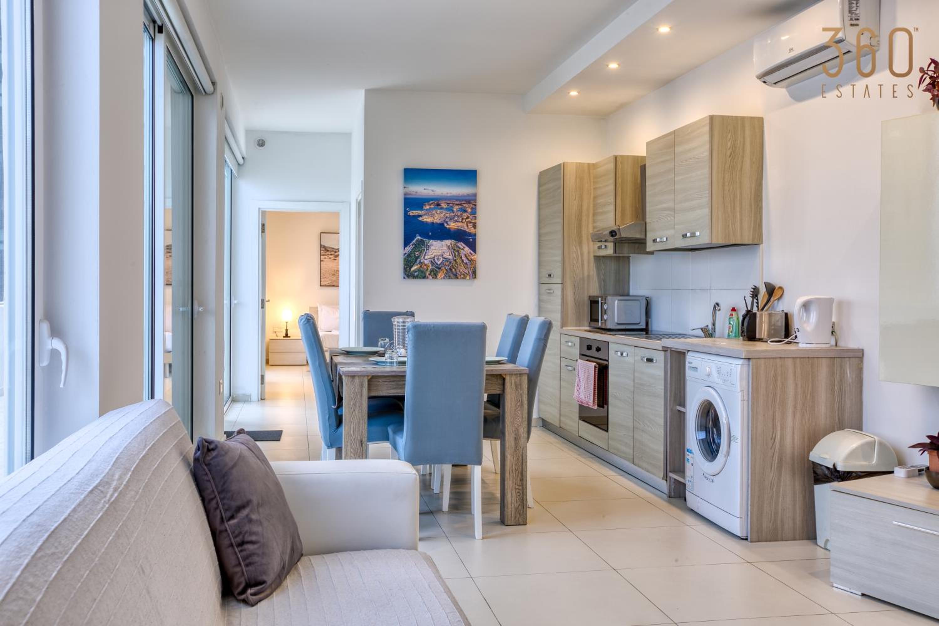 Beautiful, central Penthouse with Private Terrace by 360 Estates view 5