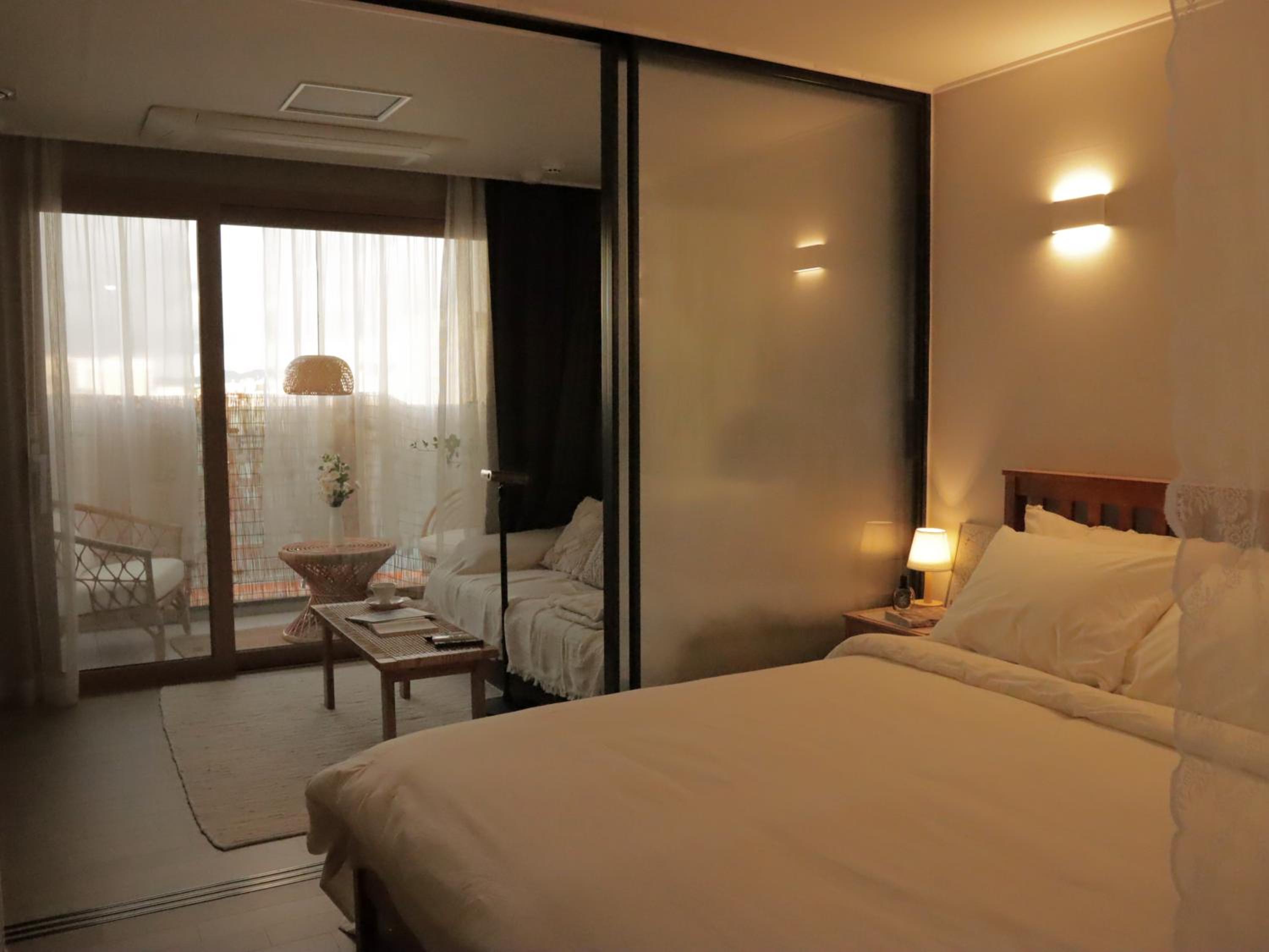 hotel room