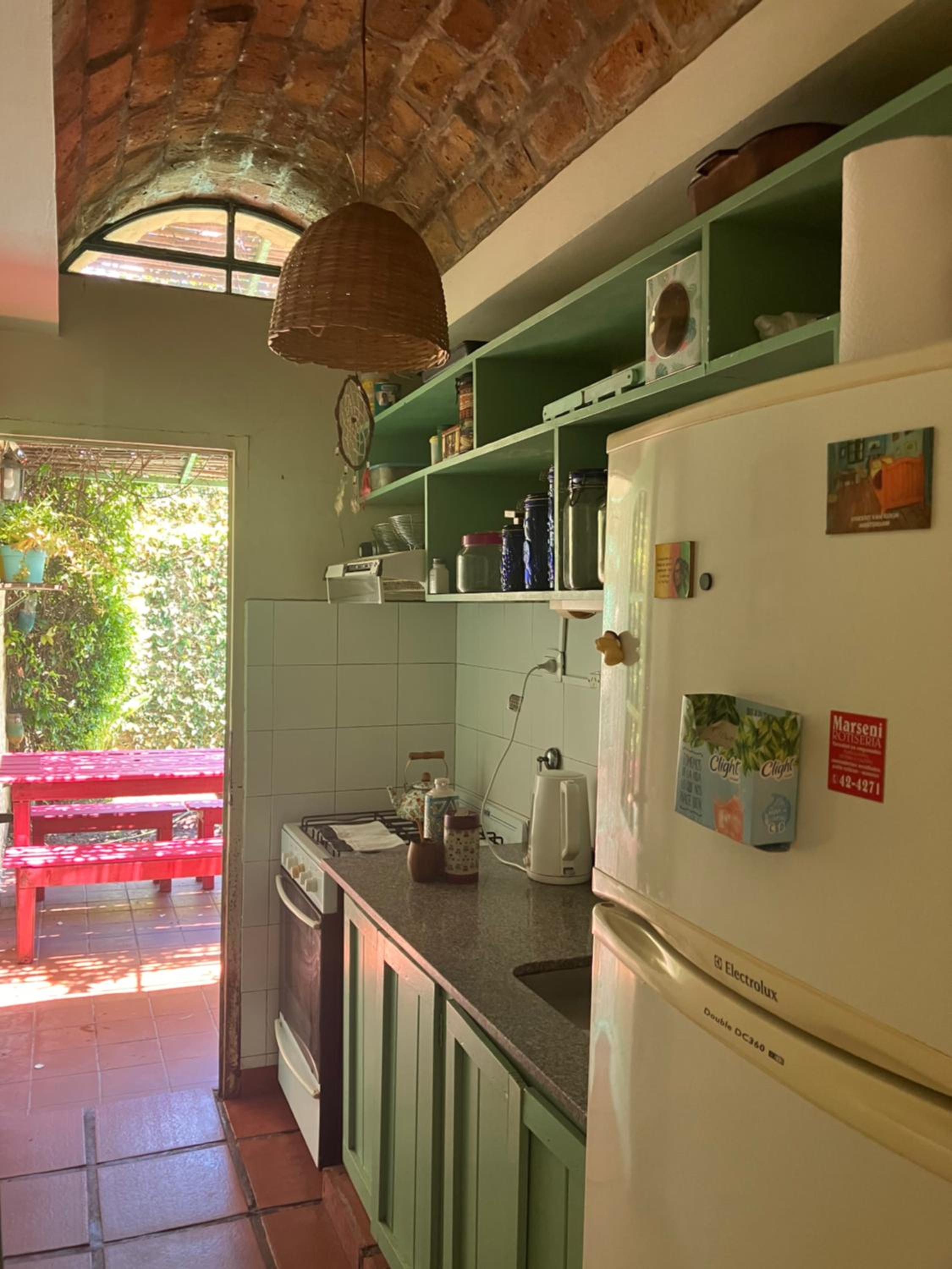 CASA MAIPÚ, acogedora y cerca de la Laguna, con pileta