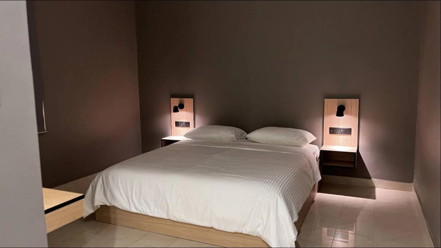 Cozy Luxury 2 Bedroom Apartment Near Seaside view 2