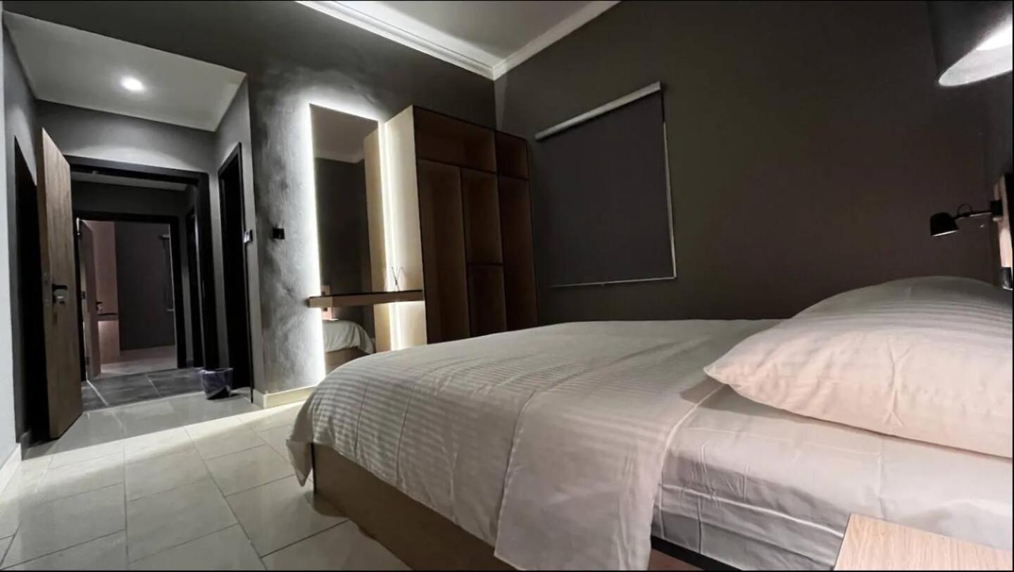 Cozy Luxury 2 Bedroom Apartment Near Seaside view 3