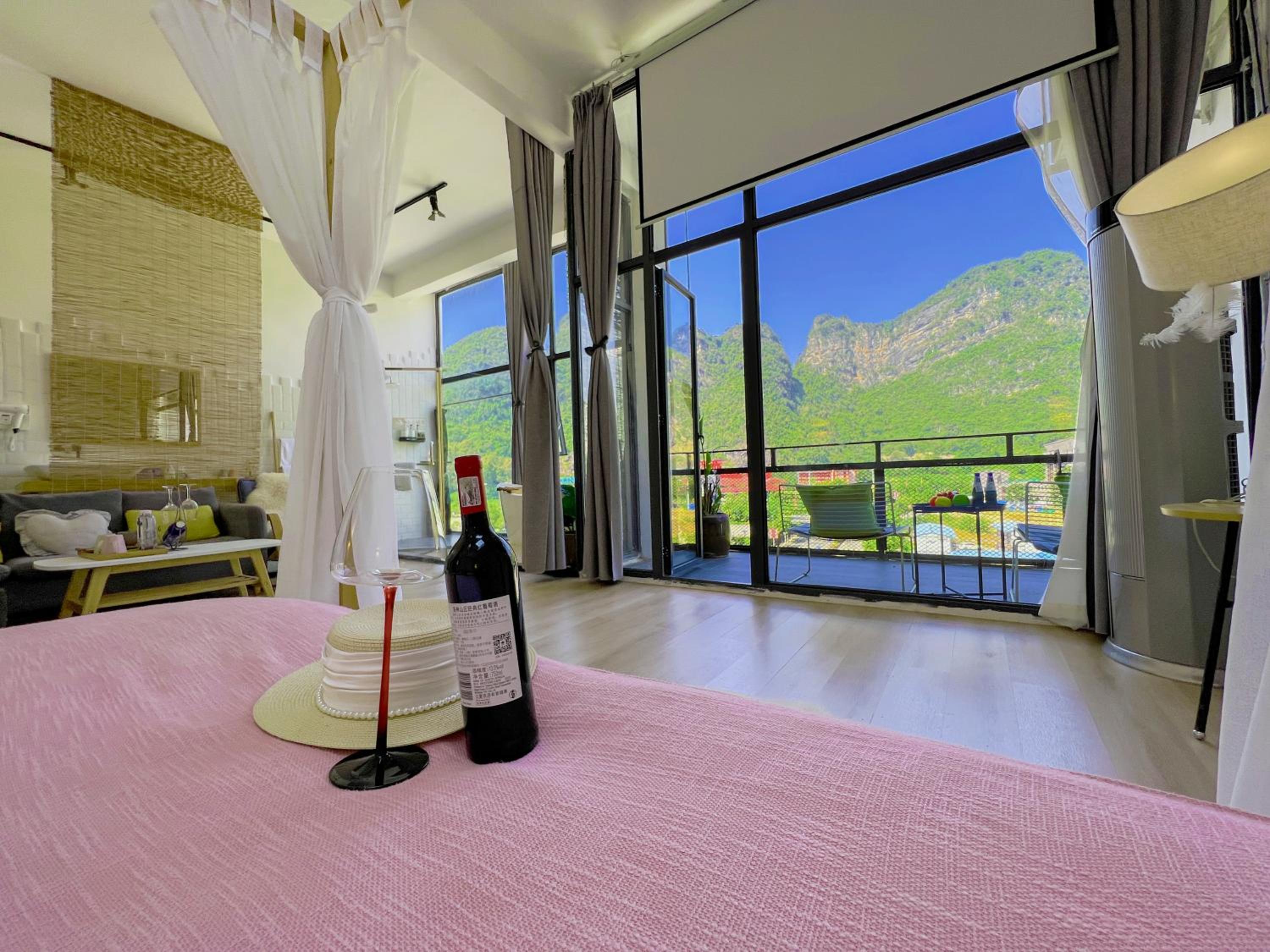 Sure I Do Panoramic Mountain Lodge
