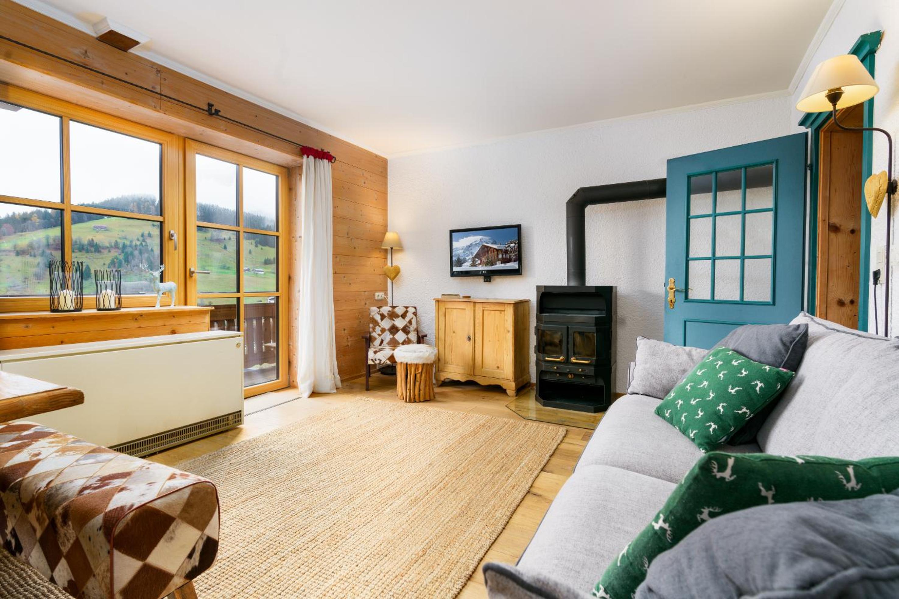 Ski-in & Ski-out out Chalet Maria with amazing mountain view