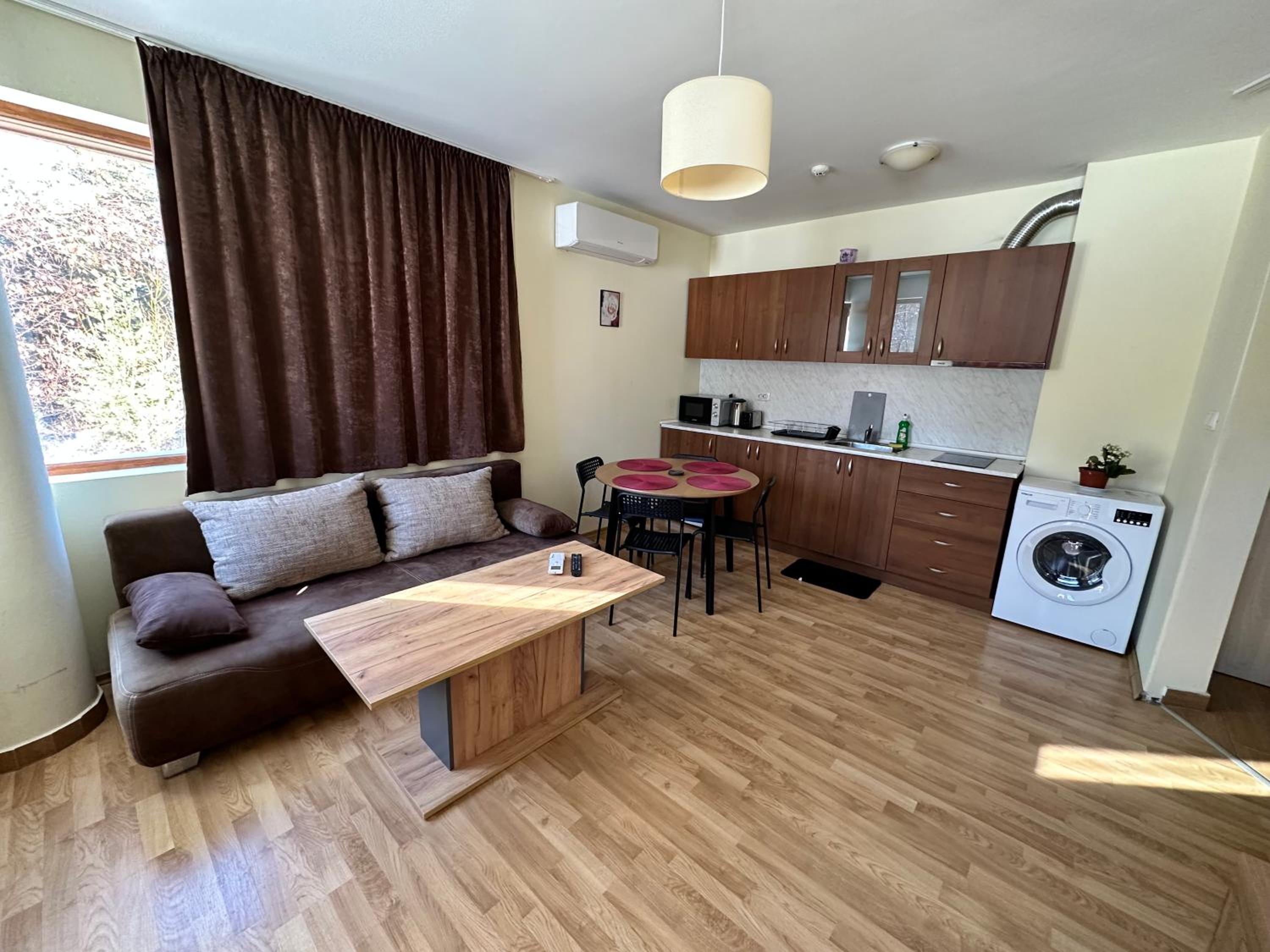 Pine Tree one bedroom apartment