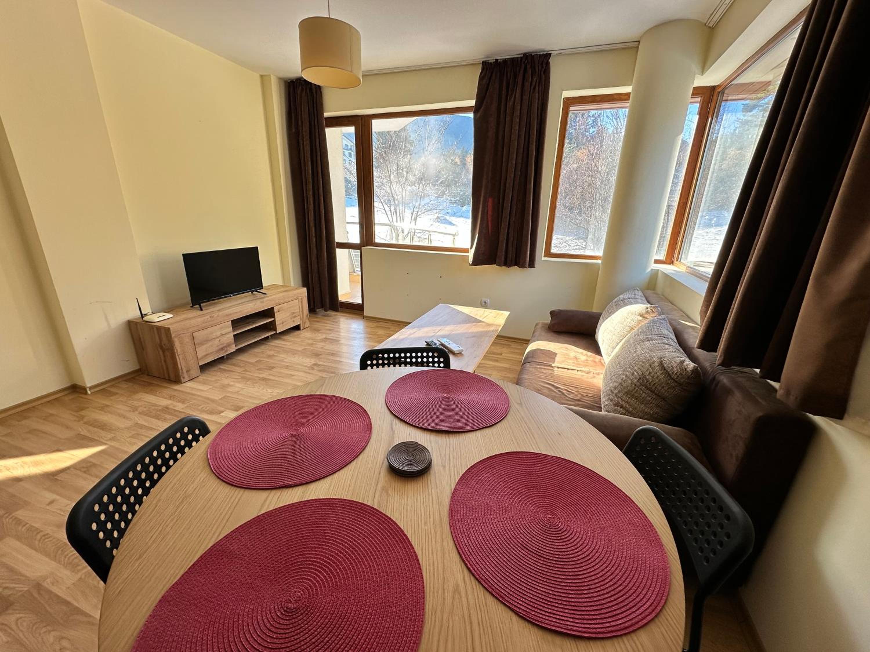 Pine Tree one bedroom apartment