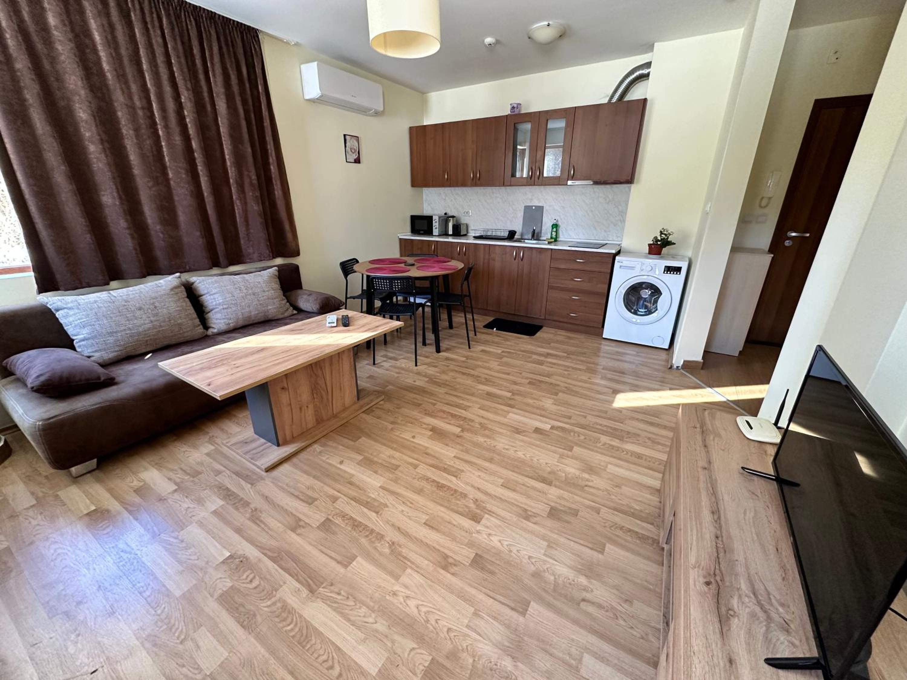 Pine Tree one bedroom apartment