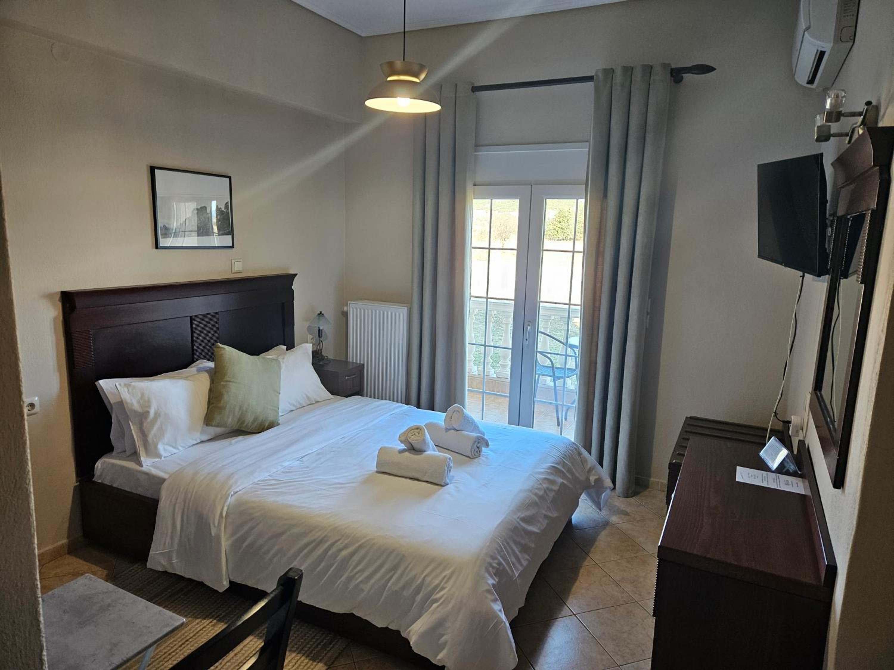 Spilaio at Meteora - Property Image 20