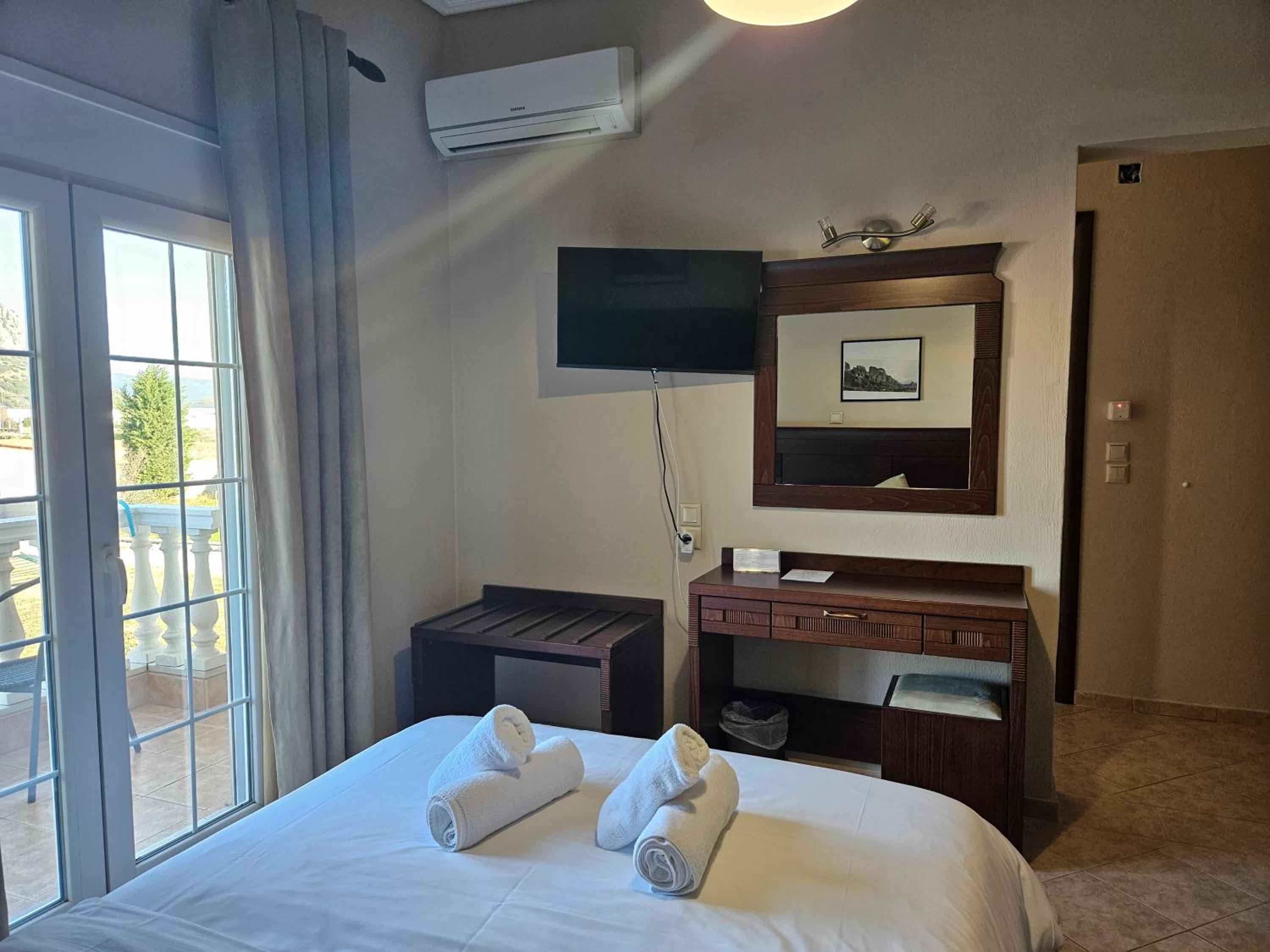 Spilaio at Meteora - Property Image 27