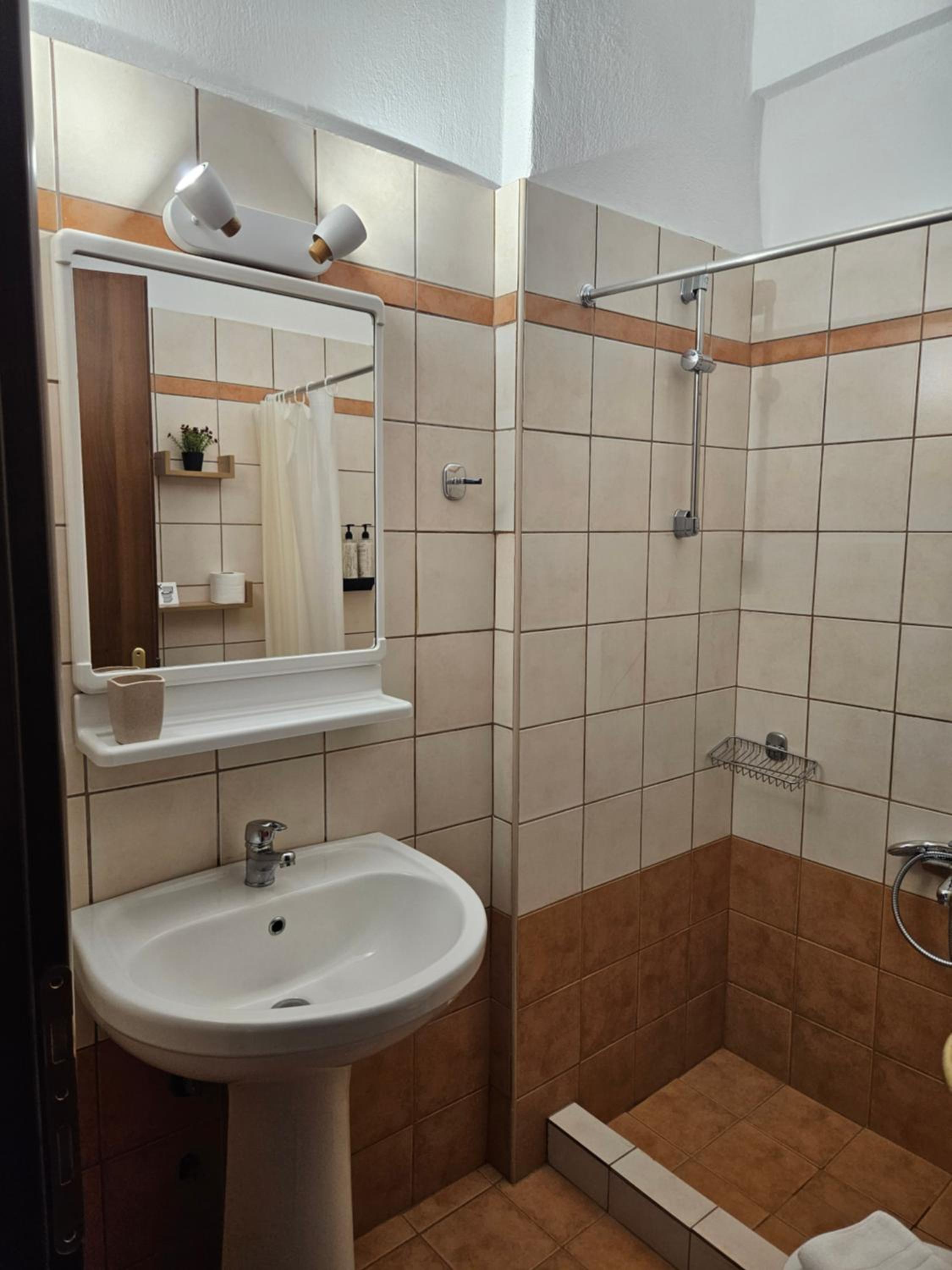 Spilaio at Meteora - Property Image 23