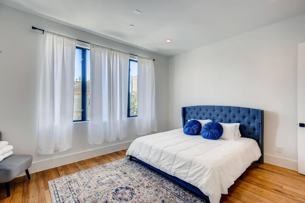 4 Story House Near Downtown - 7 Beds & Great For Groups