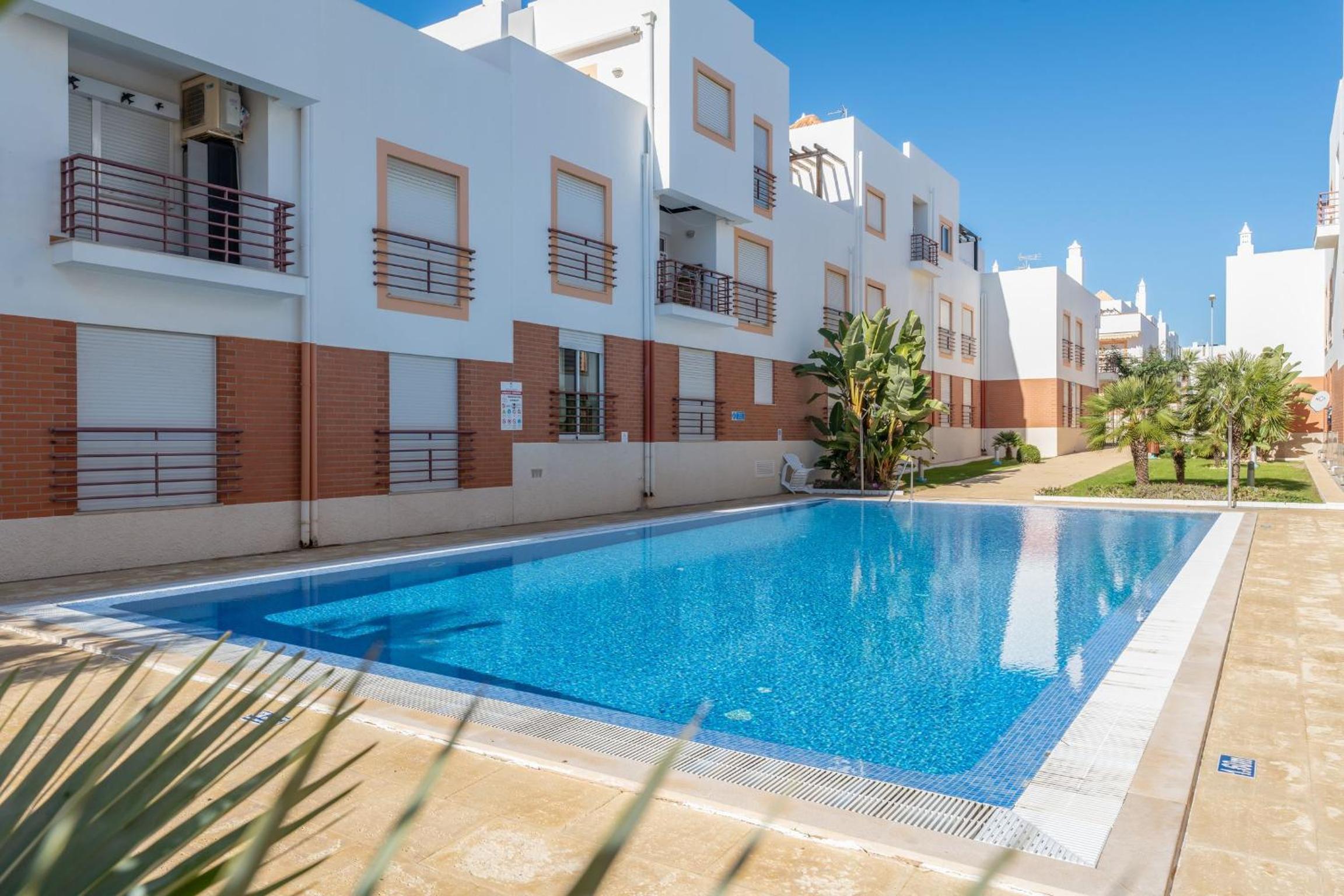 Cozy 2 BDR Flat in Cabanas W/ Pool by LovelyStay view 5