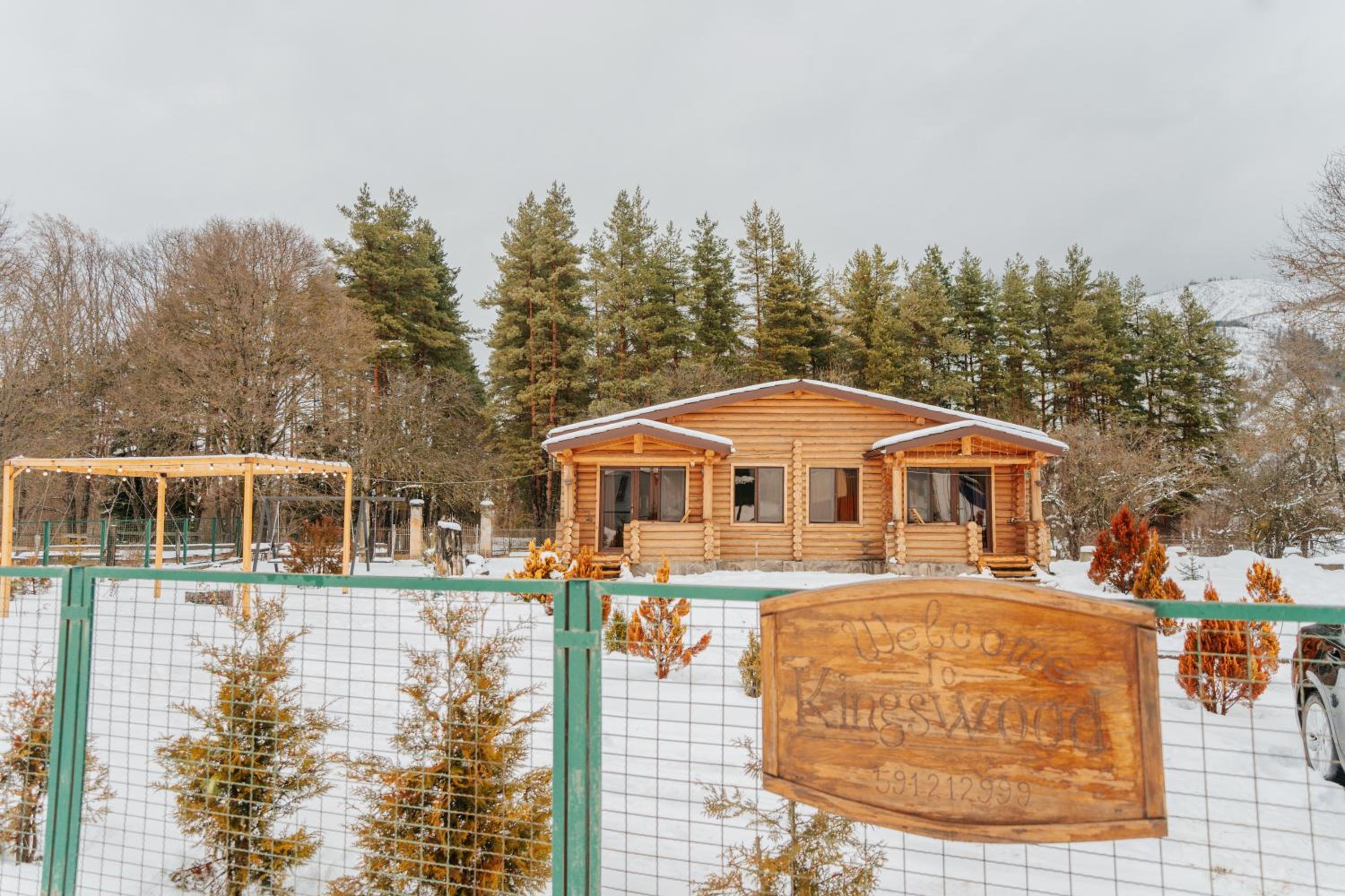 Kingswood Cabins Borjomi