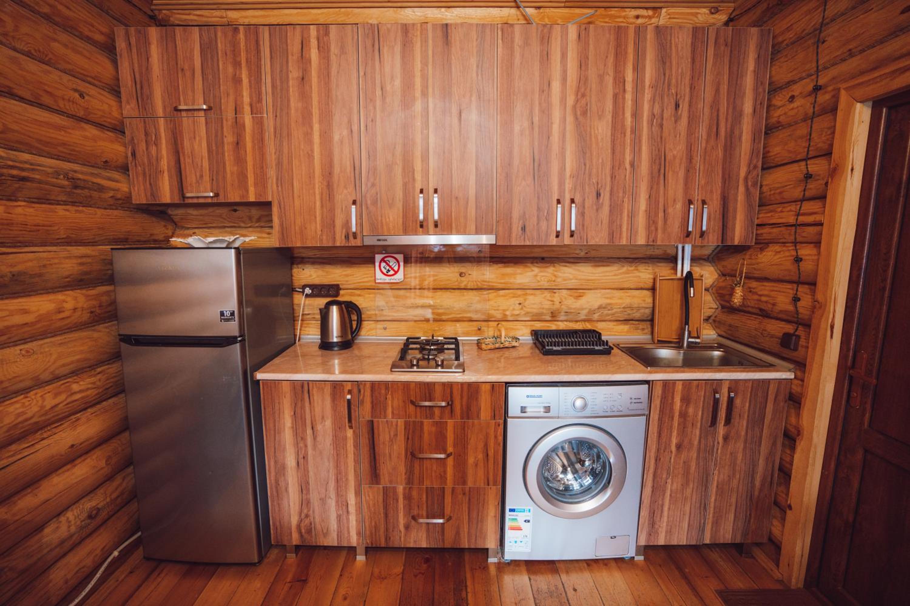 Kingswood Cabins Borjomi