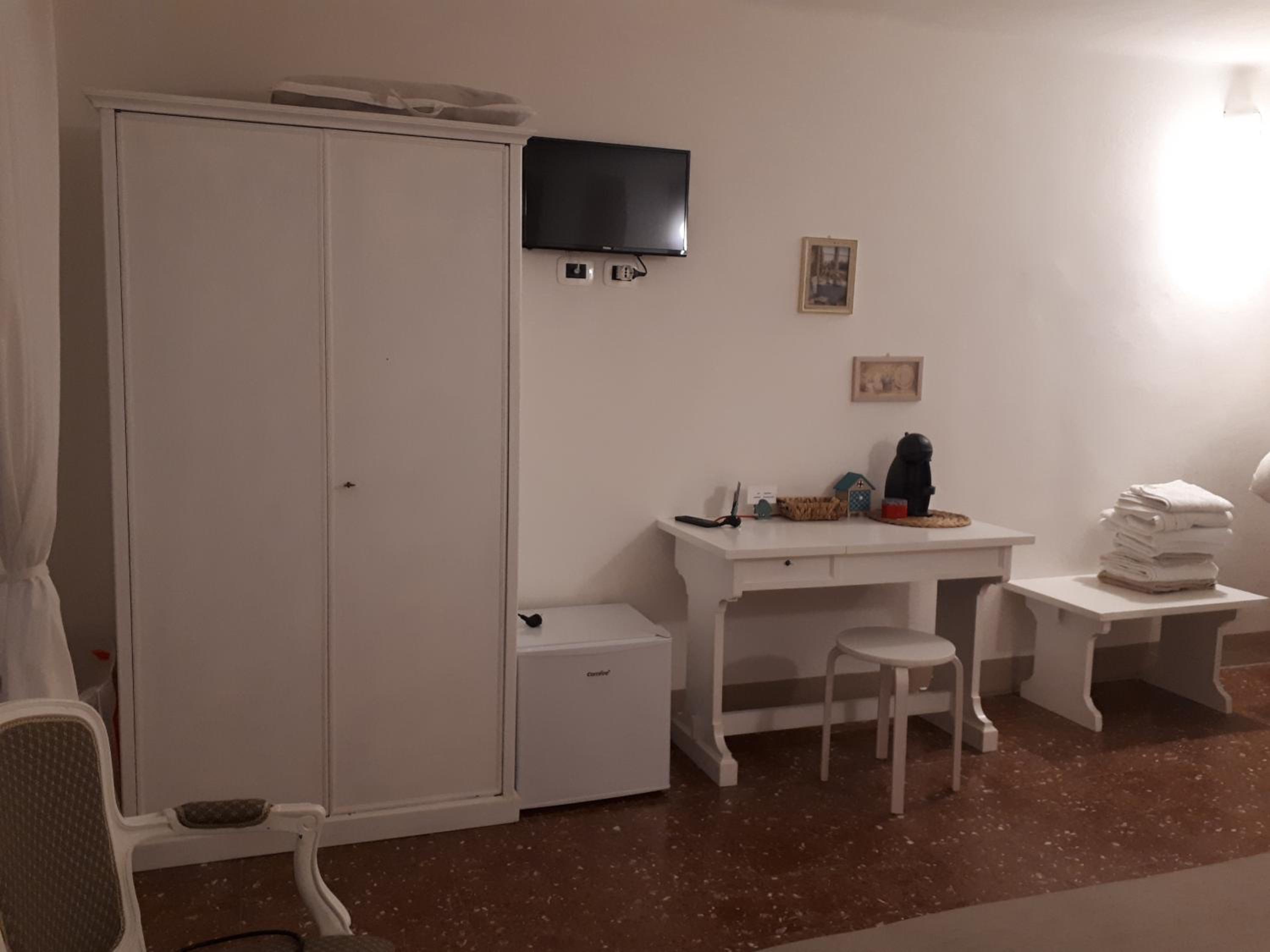 DEMIVIE GUESTHOUSE