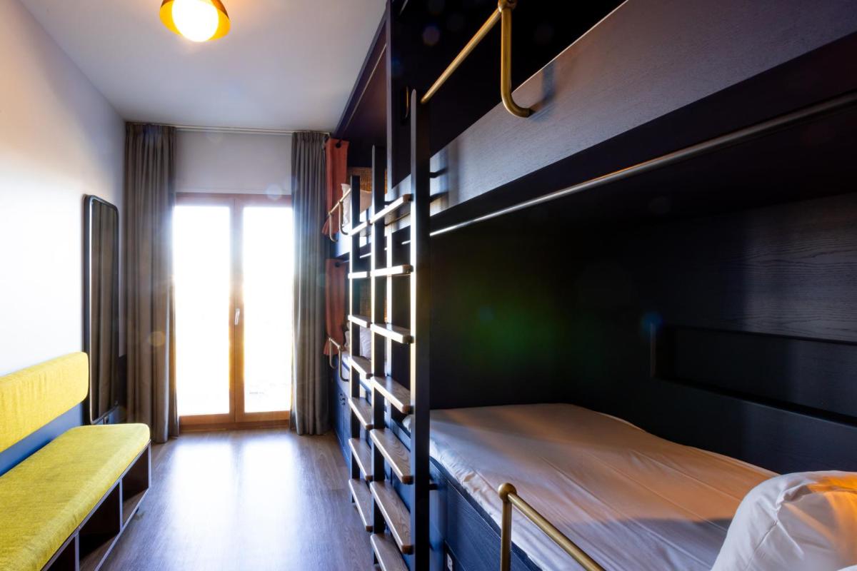 The People - Paris Nation - Hostel 17