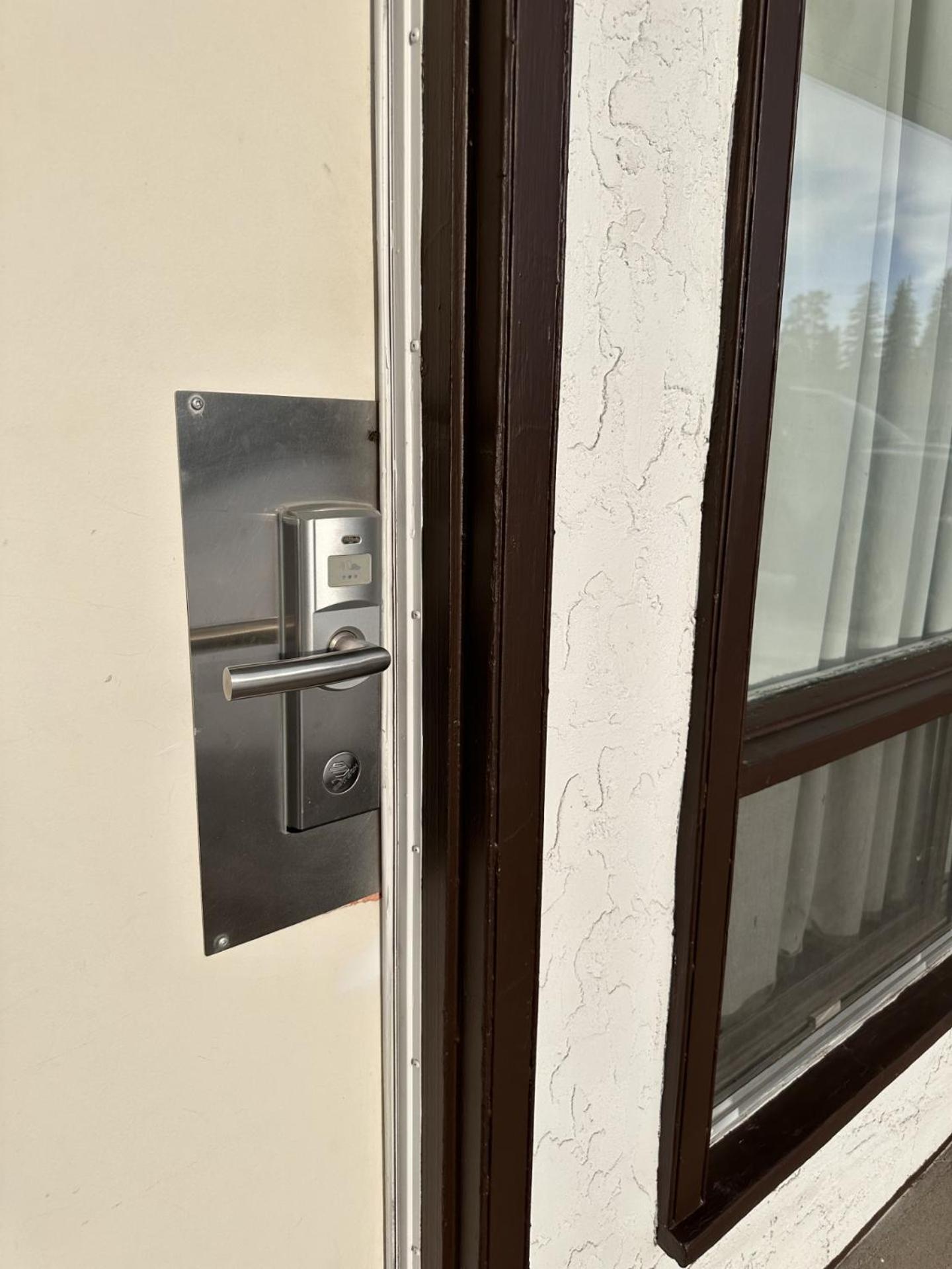 Edson Vacations - Howard Johnson by Wyndham Edson - Property Image 4