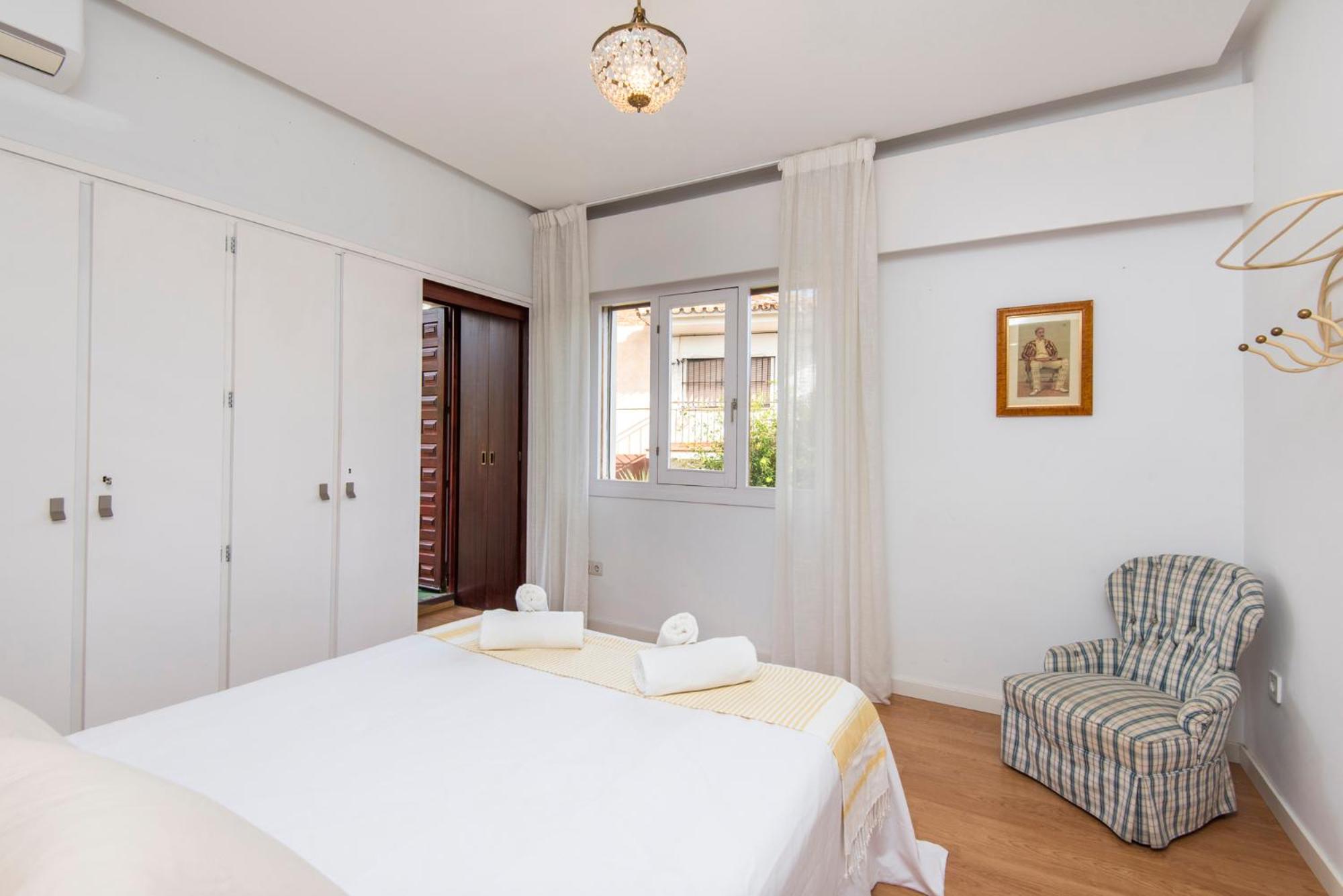 Queen Fabiola Villa, spacius home with private Pool in east Malaga