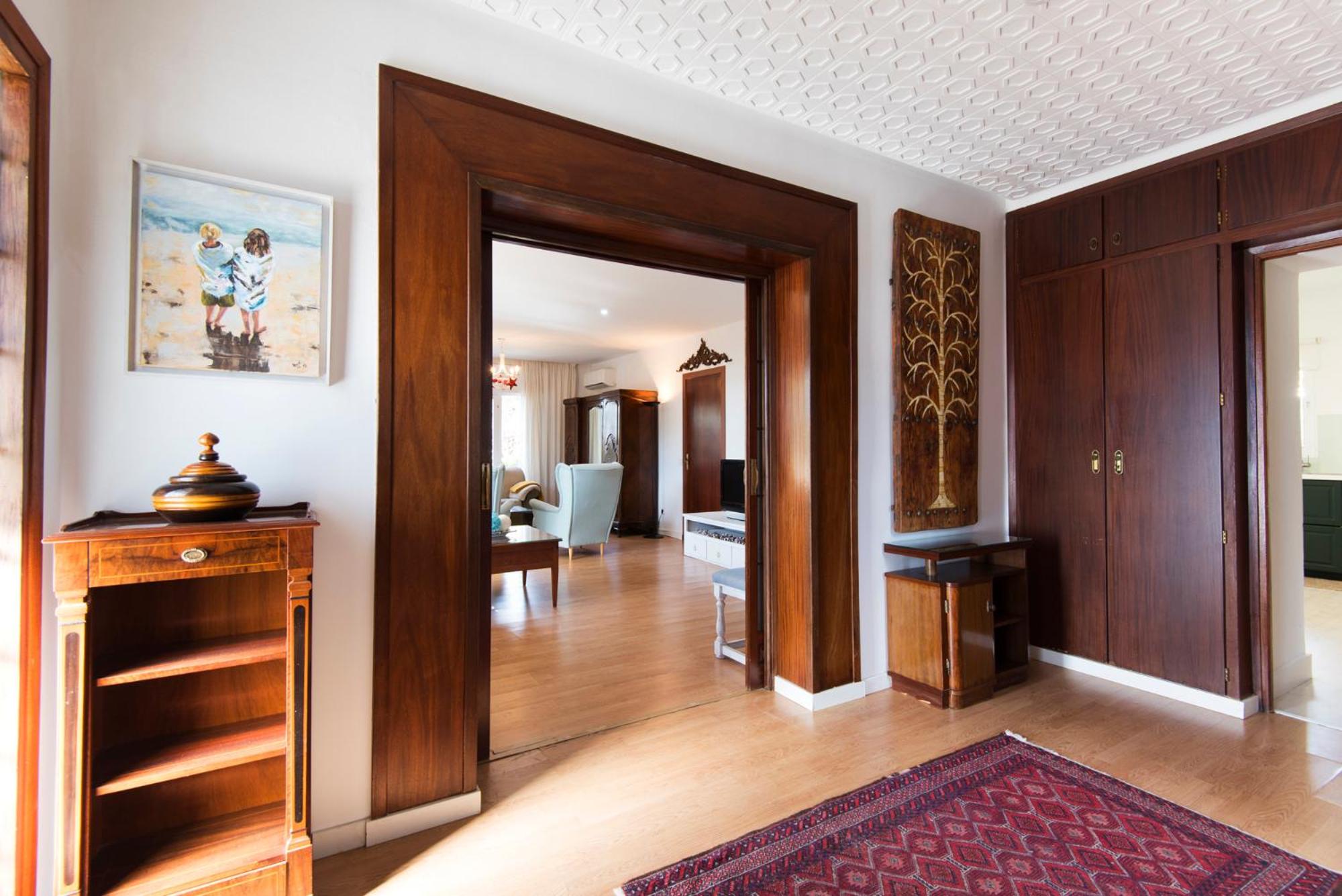 Queen Fabiola Villa, spacius home with private Pool in east Malaga