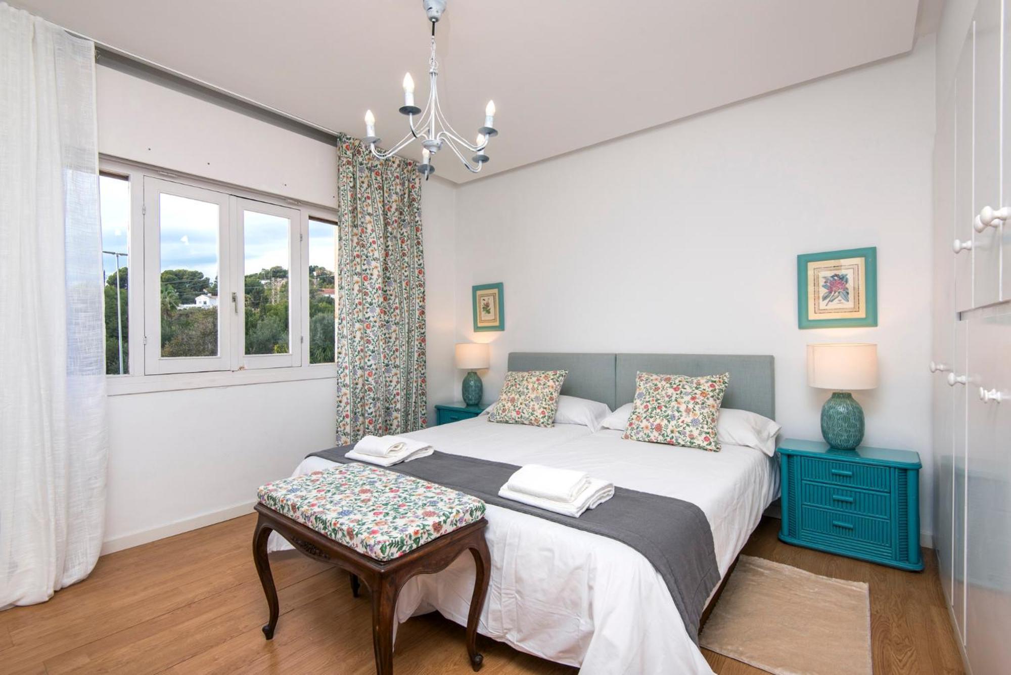 Queen Fabiola Villa, spacius home with private Pool in east Malaga
