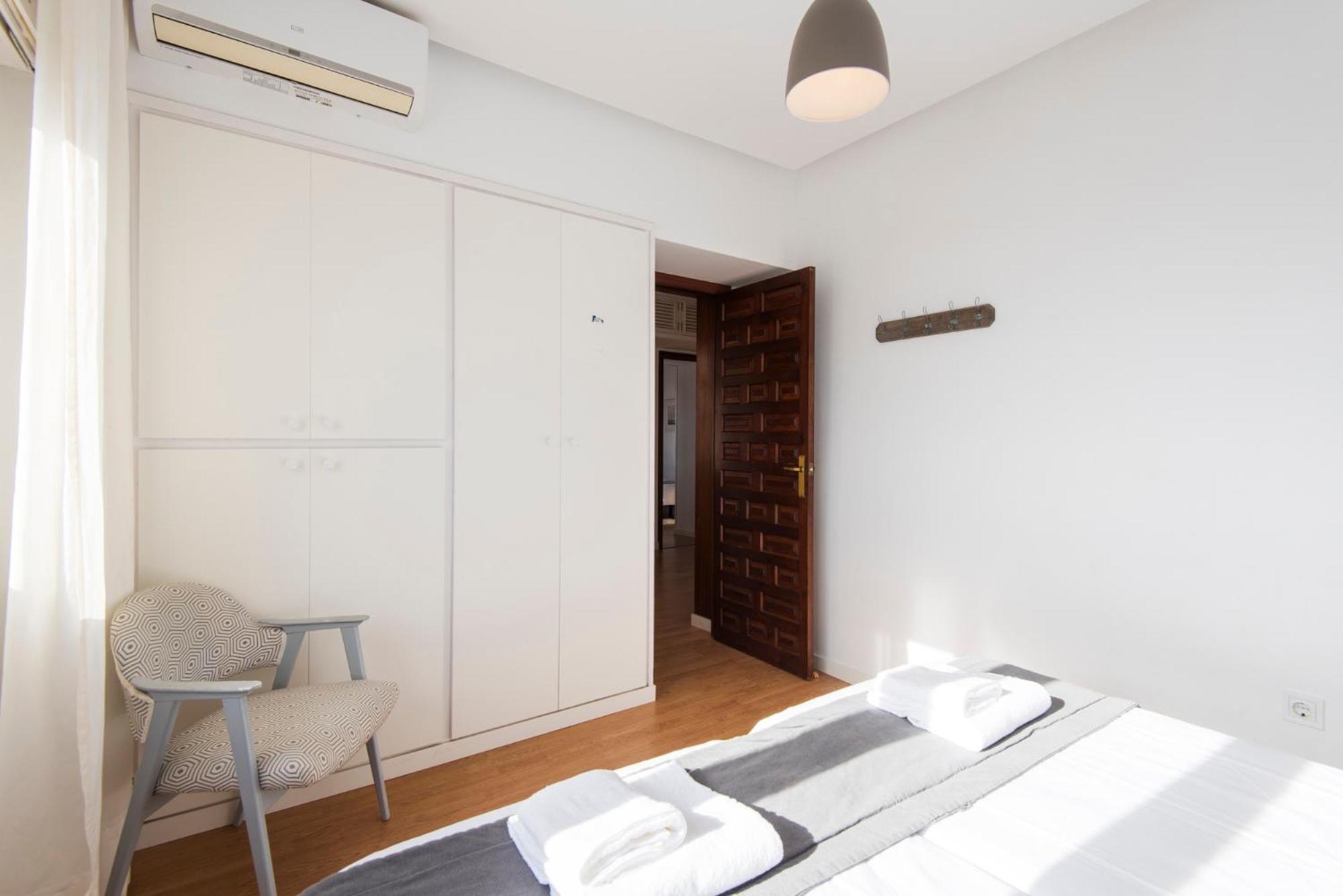 Queen Fabiola Villa, spacius home with private Pool in east Malaga