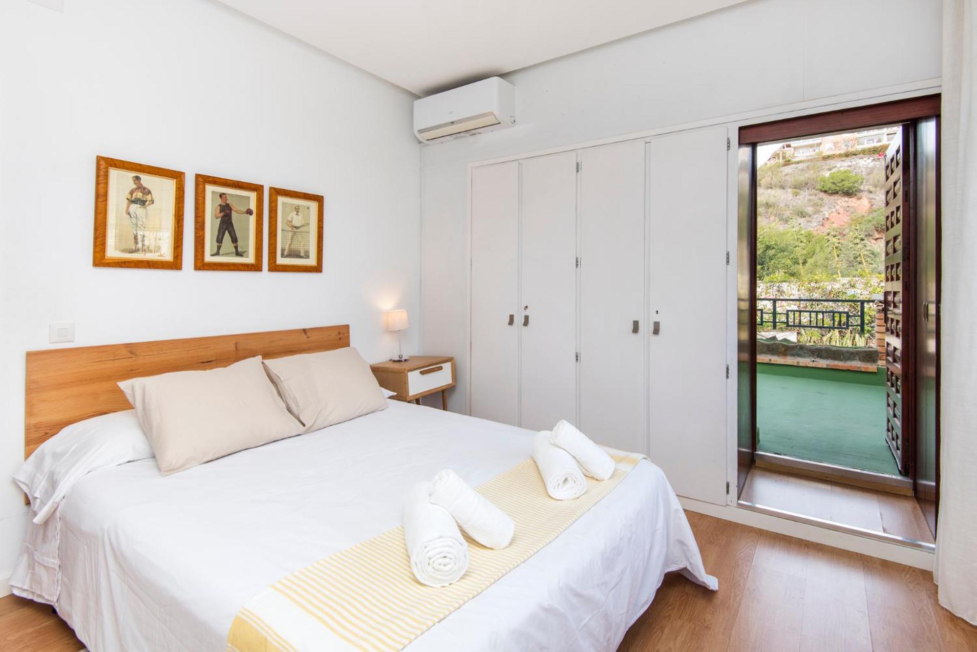 Queen Fabiola Villa, spacius home with private Pool in east Malaga