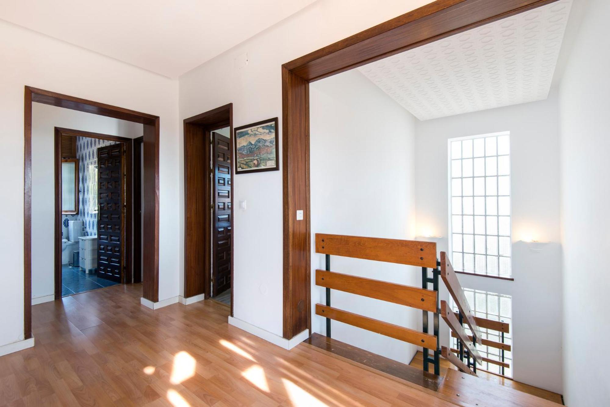 Queen Fabiola Villa, spacius home with private Pool in east Malaga