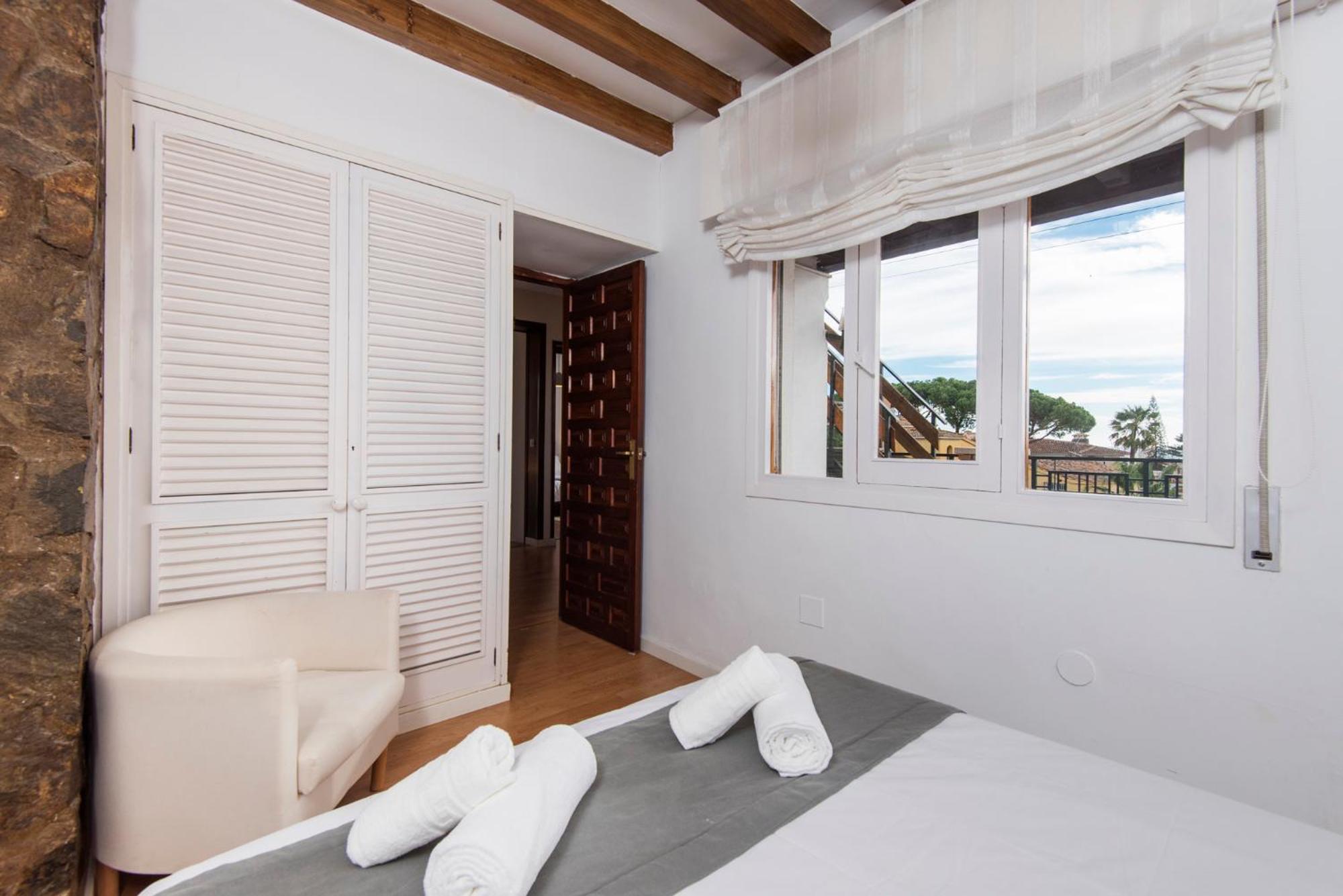Queen Fabiola Villa, spacius home with private Pool in east Malaga