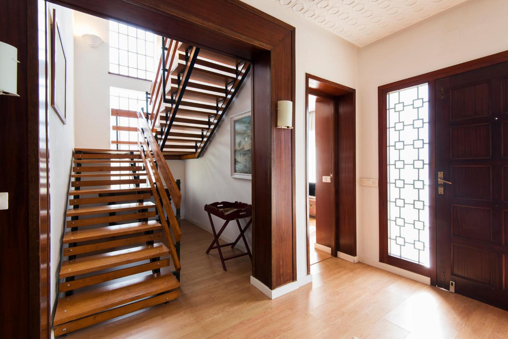Queen Fabiola Villa, spacius home with private Pool in east Malaga