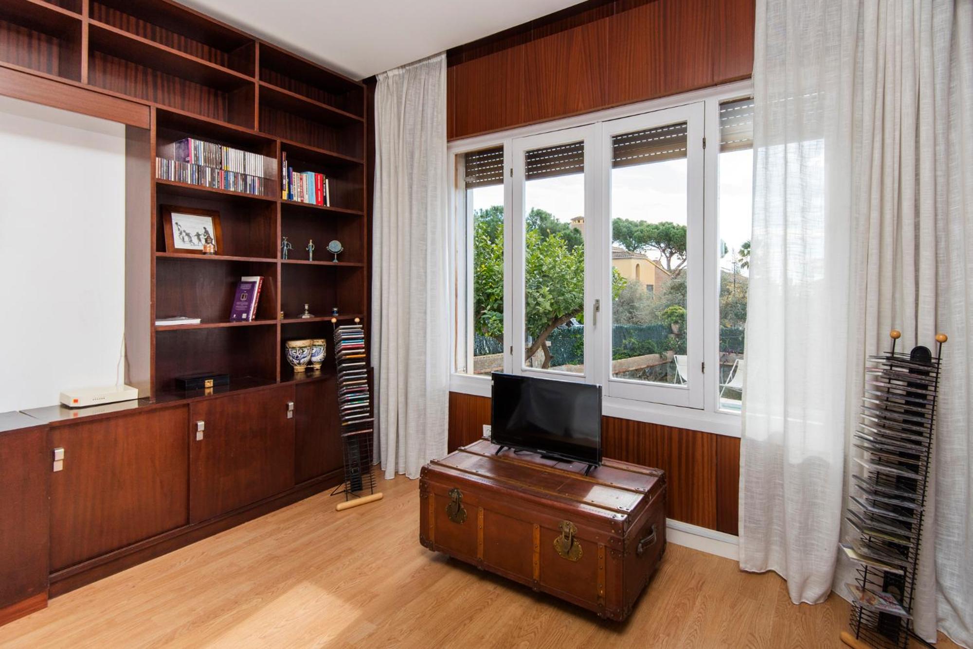 Queen Fabiola Villa, spacius home with private Pool in east Malaga