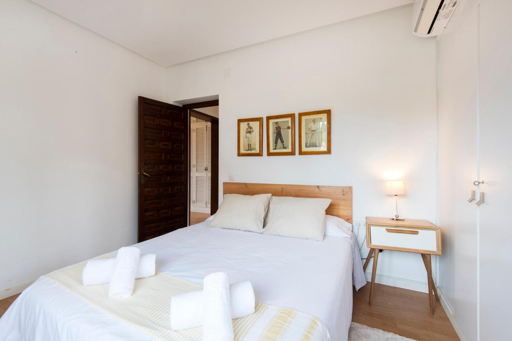 Queen Fabiola Villa, spacius home with private Pool in east Malaga