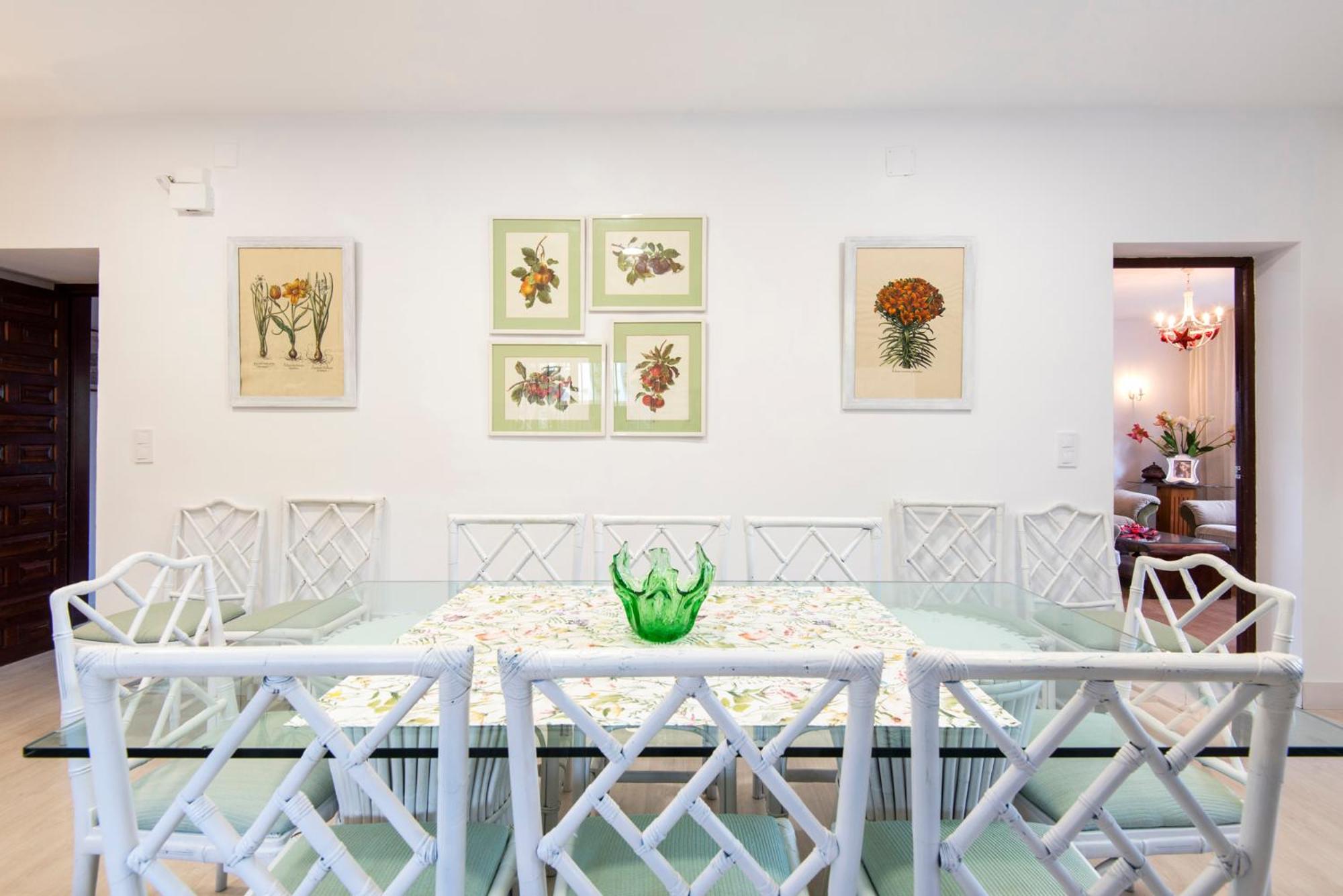 Queen Fabiola Villa, spacius home with private Pool in east Malaga