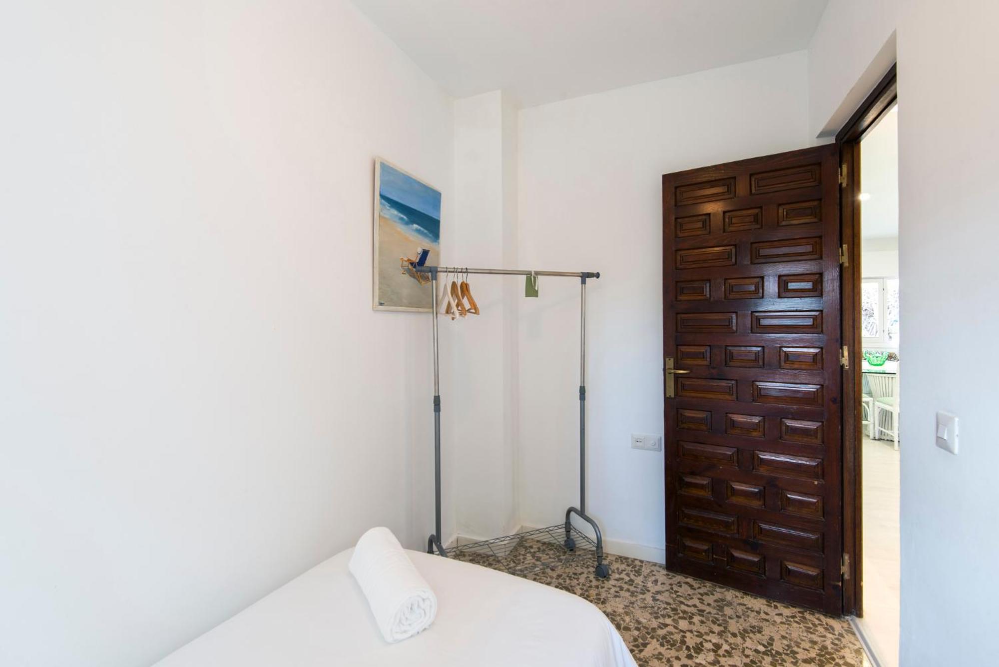 Queen Fabiola Villa, spacius home with private Pool in east Malaga