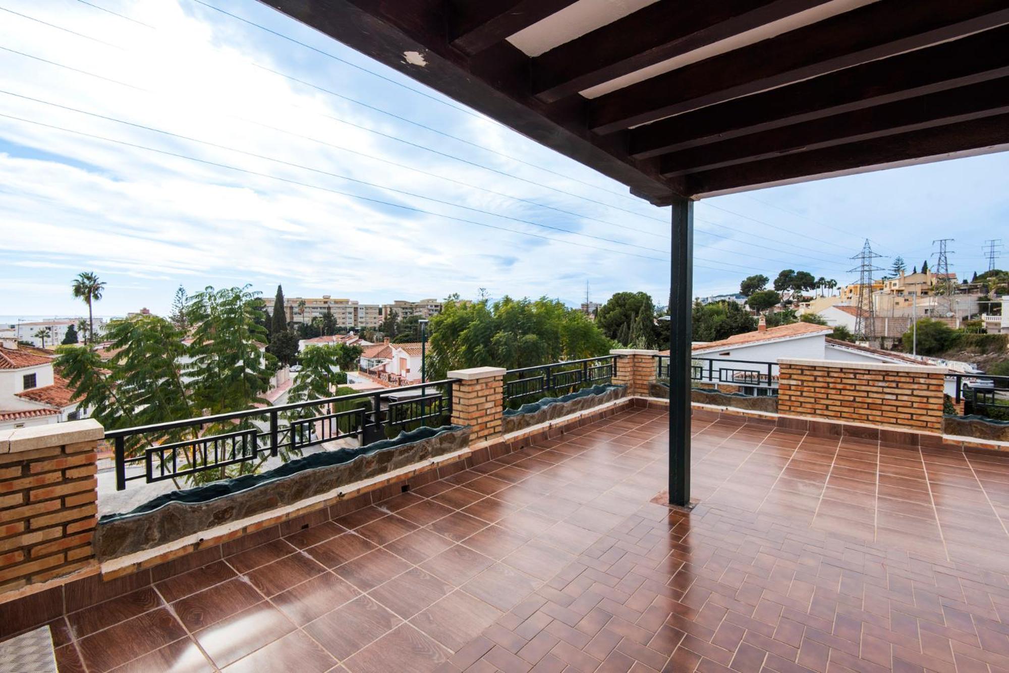 Queen Fabiola Villa, spacius home with private Pool in east Malaga