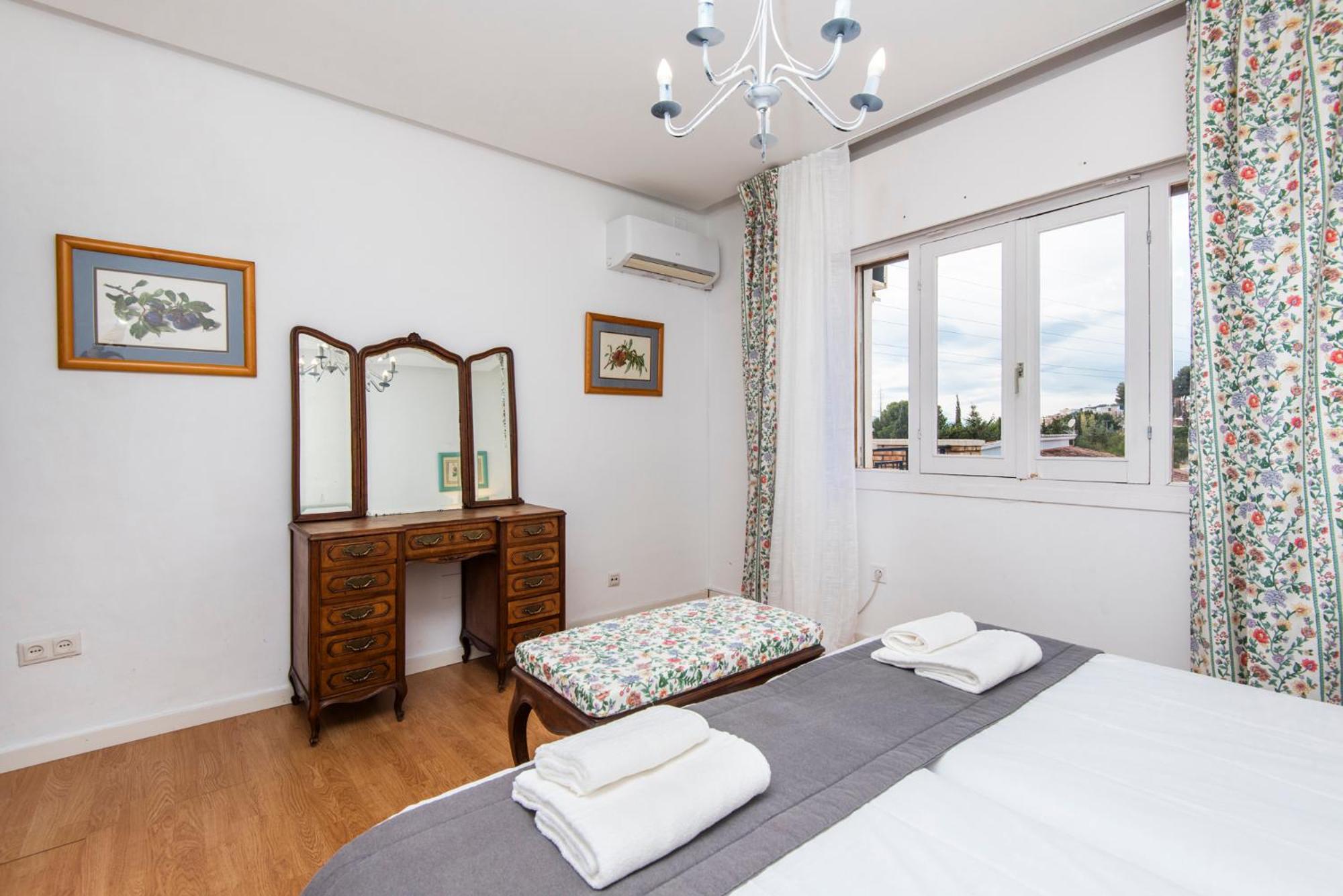 Queen Fabiola Villa, spacius home with private Pool in east Malaga