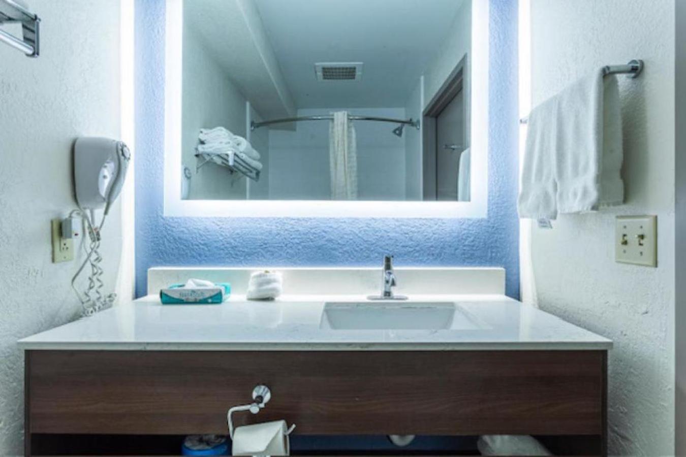 Lancaster Inn Suites - Property Image 15