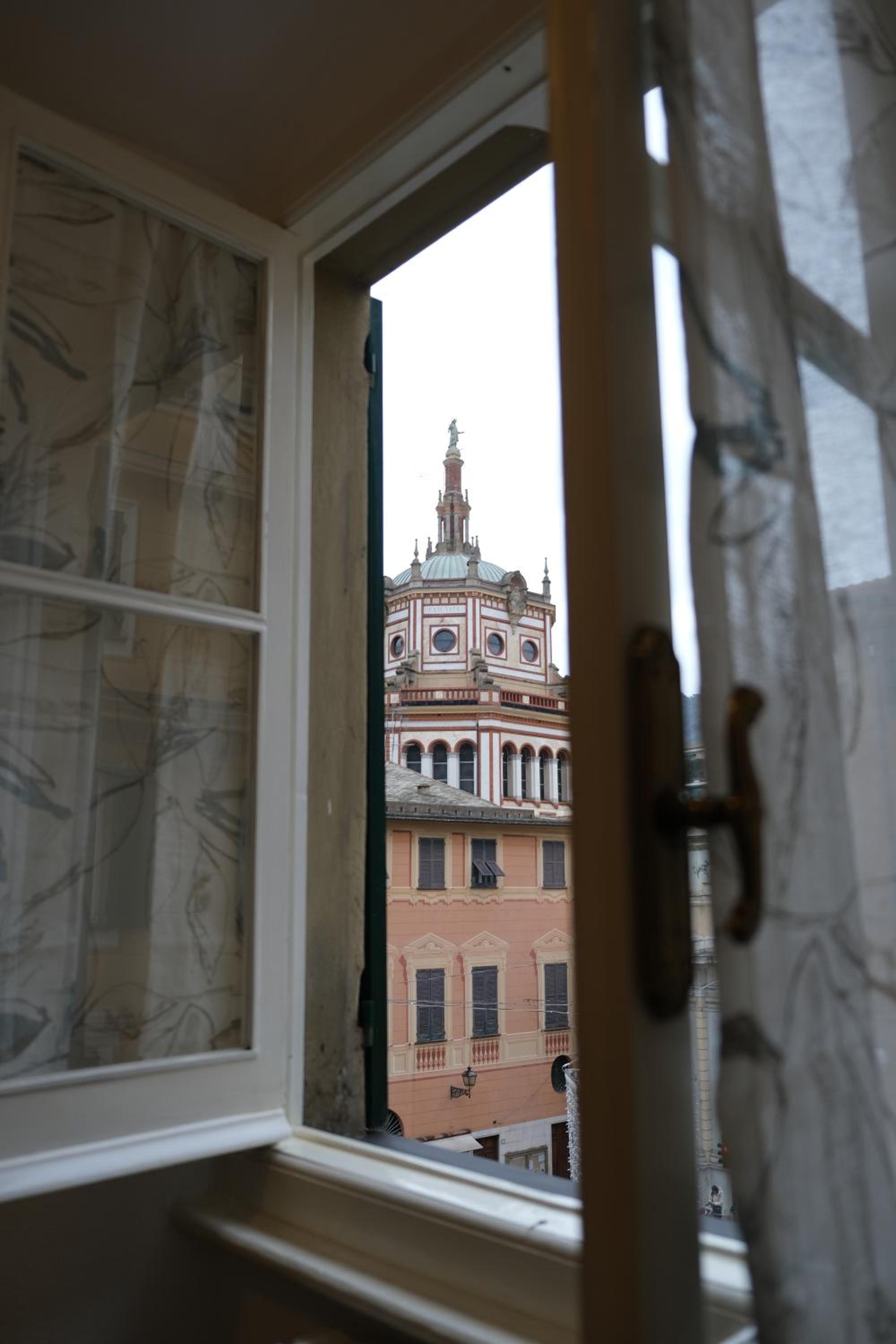 Finestra Sulla Piazza by PortofinoVacanze