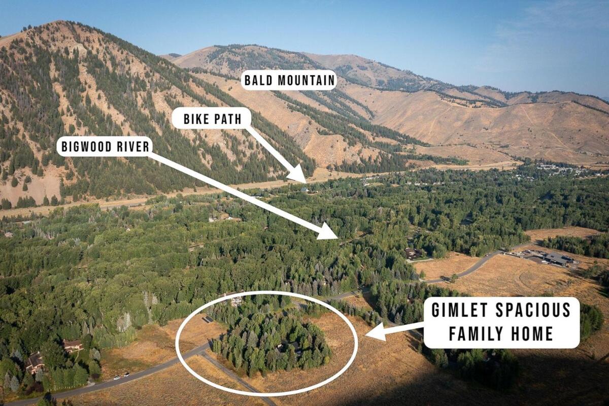 Gimlet Family Home Close to Lift with Hot Tub!