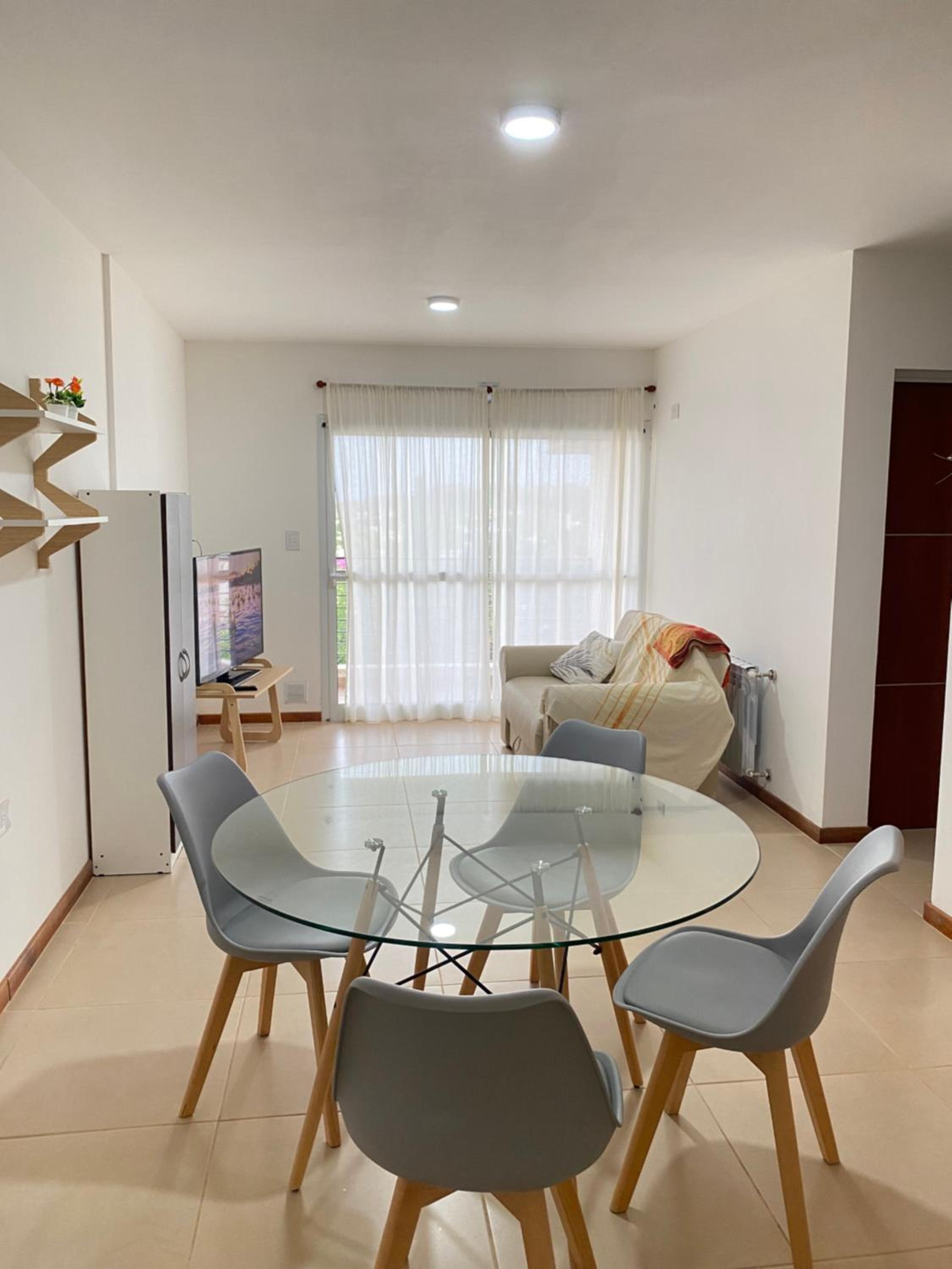 Apartamento a metros de la costanera y el lago