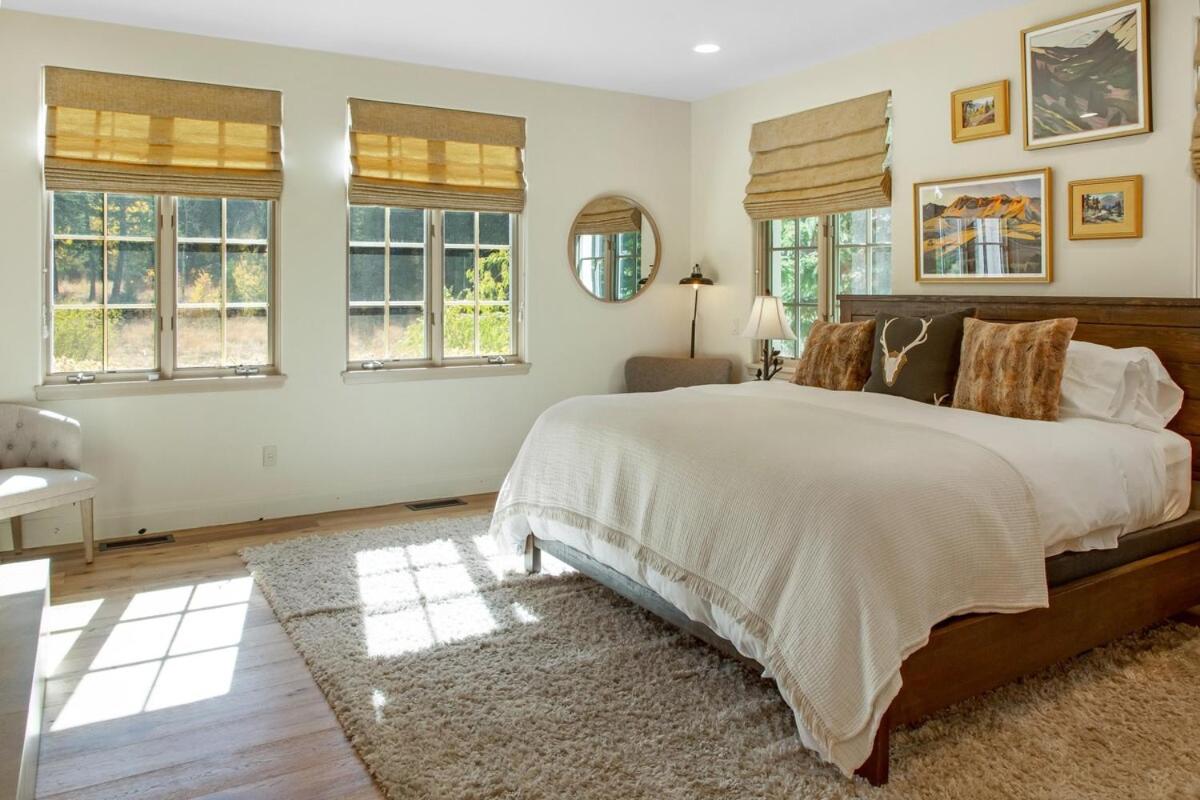 Luxury Warm Springs River Home view 4
